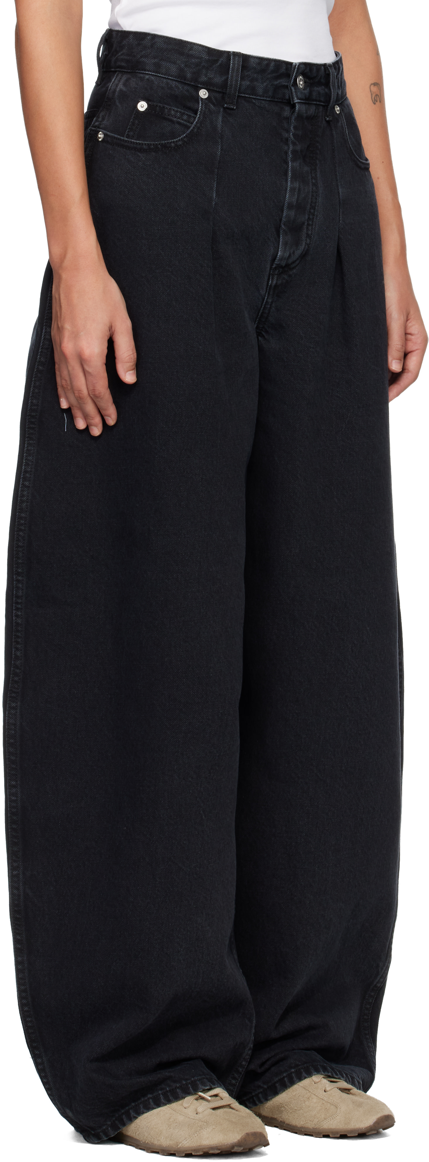 JACQUEMUS: Black 'The Ovalo de-Nîmes denim' Jeans | SSENSE Bahrain