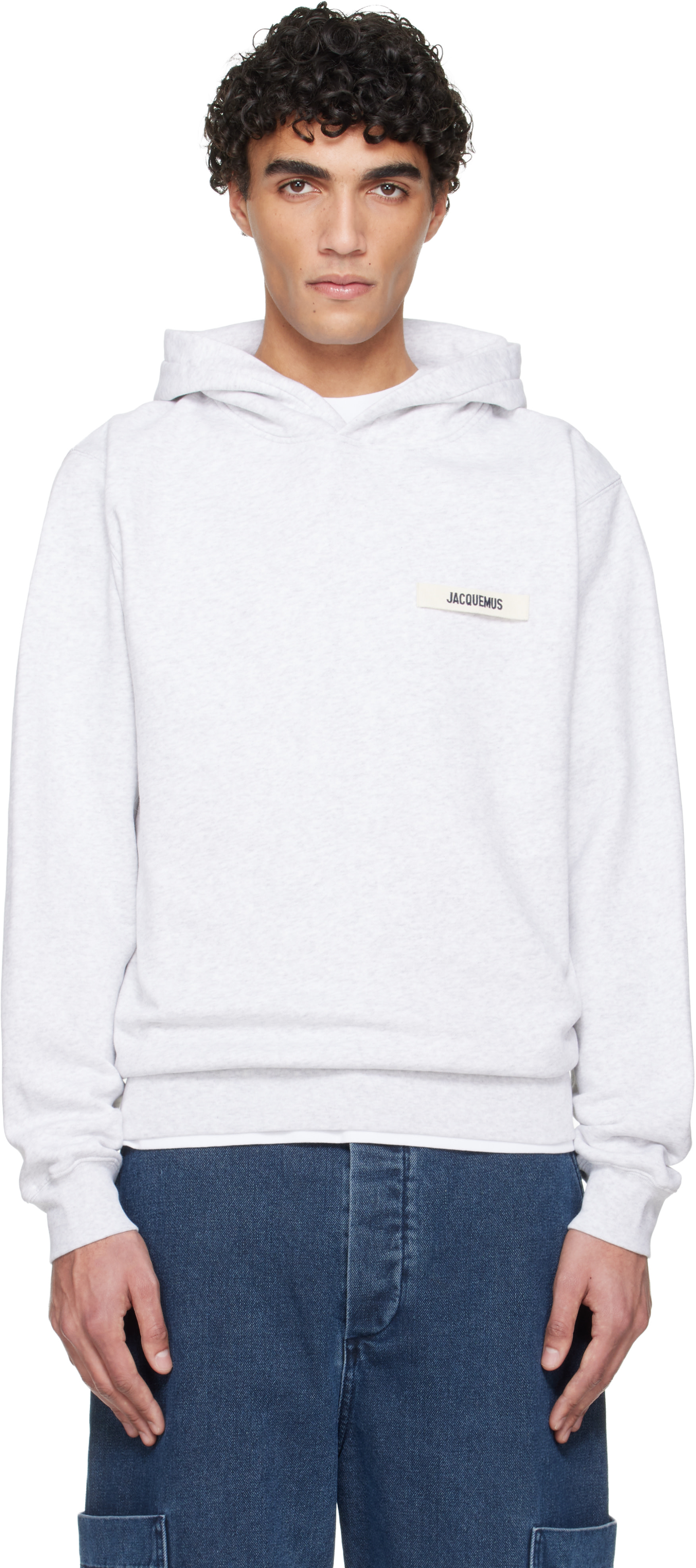 JACQUEMUS - Pull à capuche gris à écusson en gros-grain