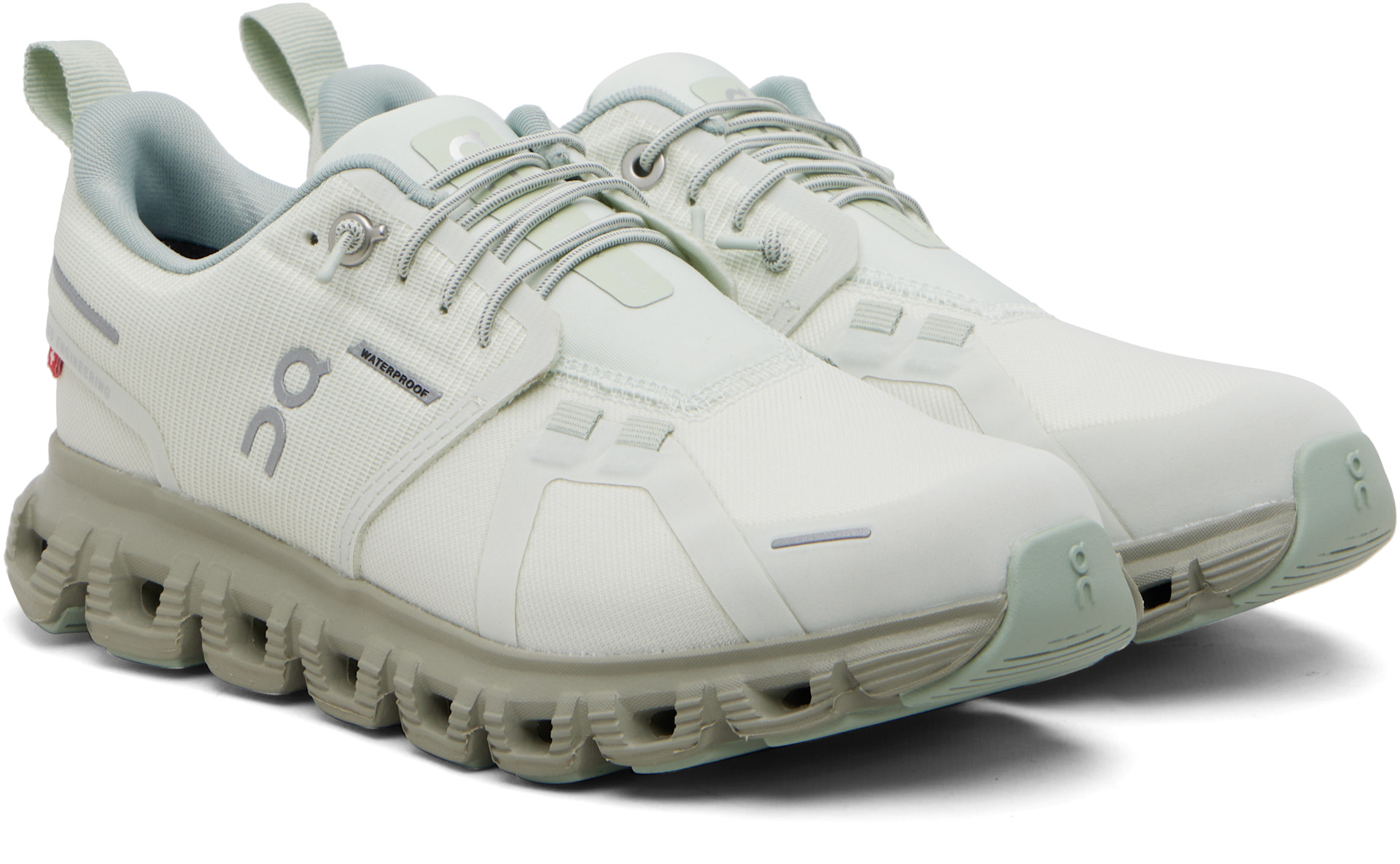 On - Baskets imperméables Cloud 6 blanc cassé