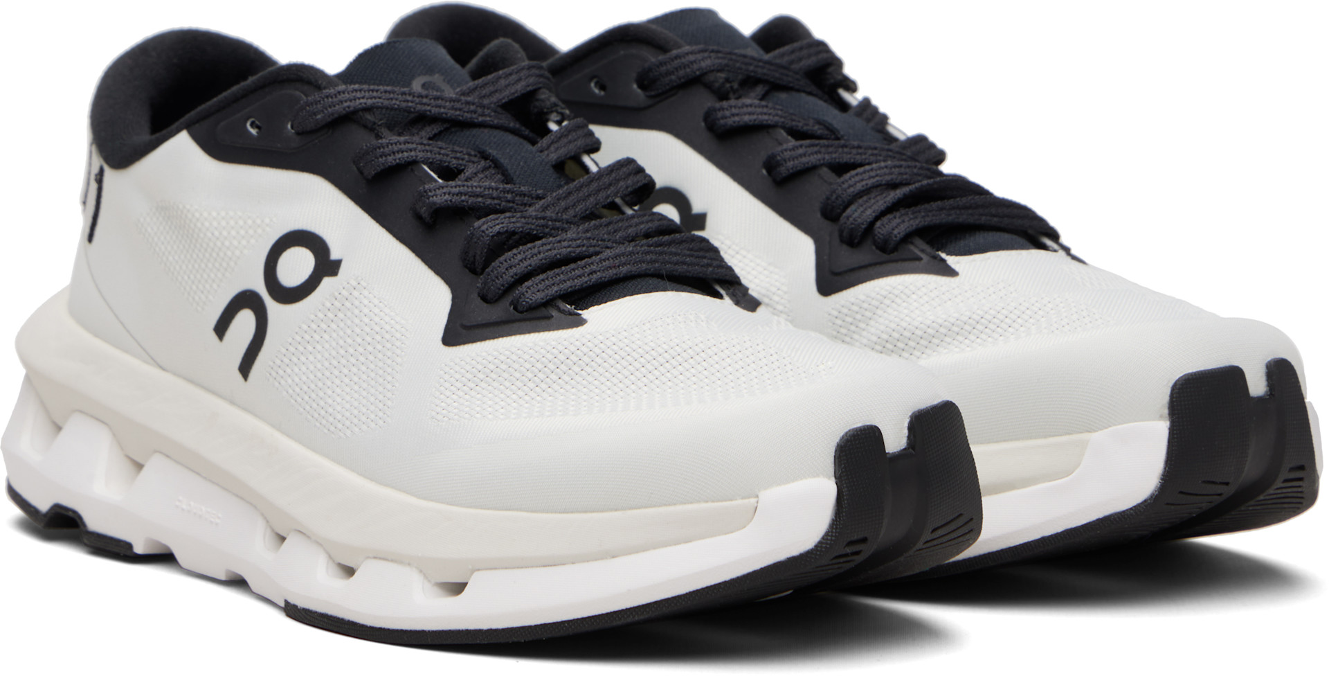 On - Baskets Cloudzone noir et blanc