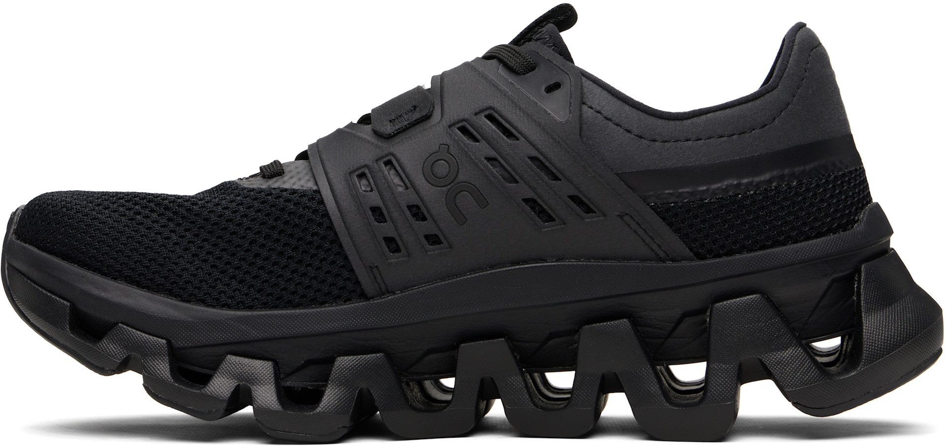 On - Baskets Cloudswift Amp noires