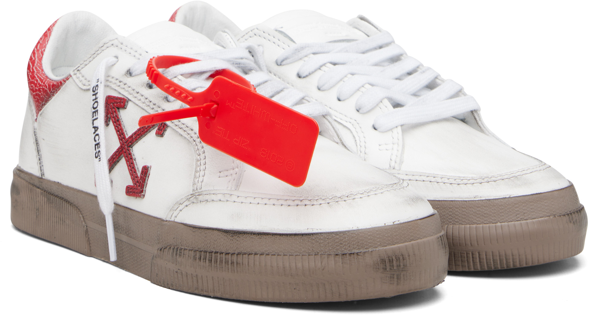 Off-White - 화이트 벌커나이즈 카프스킨 빈티지 로우탑 스니커즈