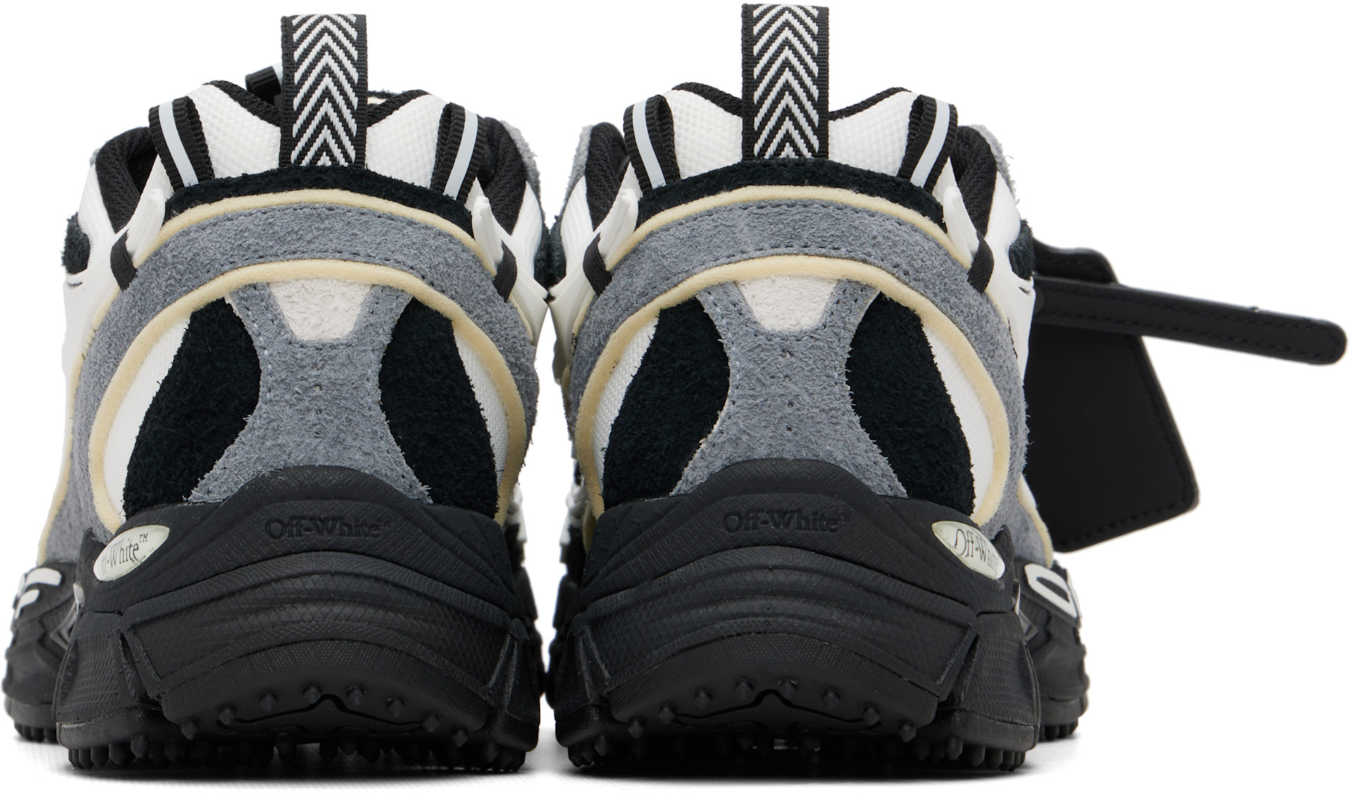 Off-White - Baskets Be Right Back noir et blanc en suède