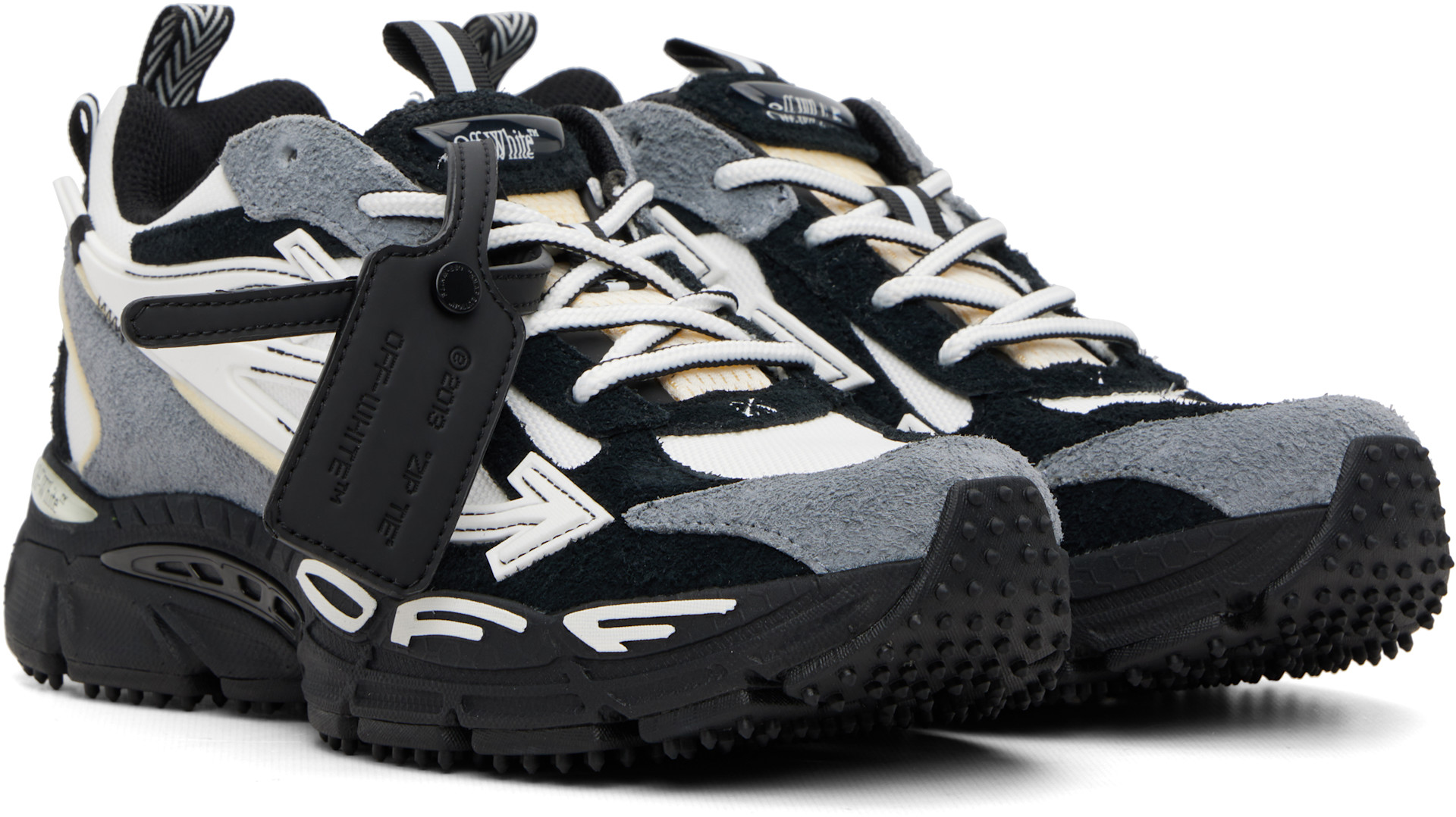 Off-White - Baskets Be Right Back noir et blanc en suède