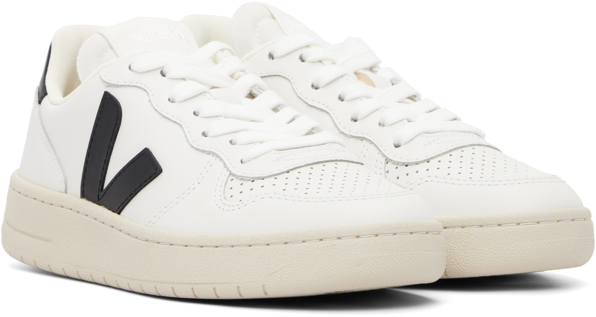 VEJA: ホワイト＆ブラック V-10 レザースニーカー | SSENSE 日本