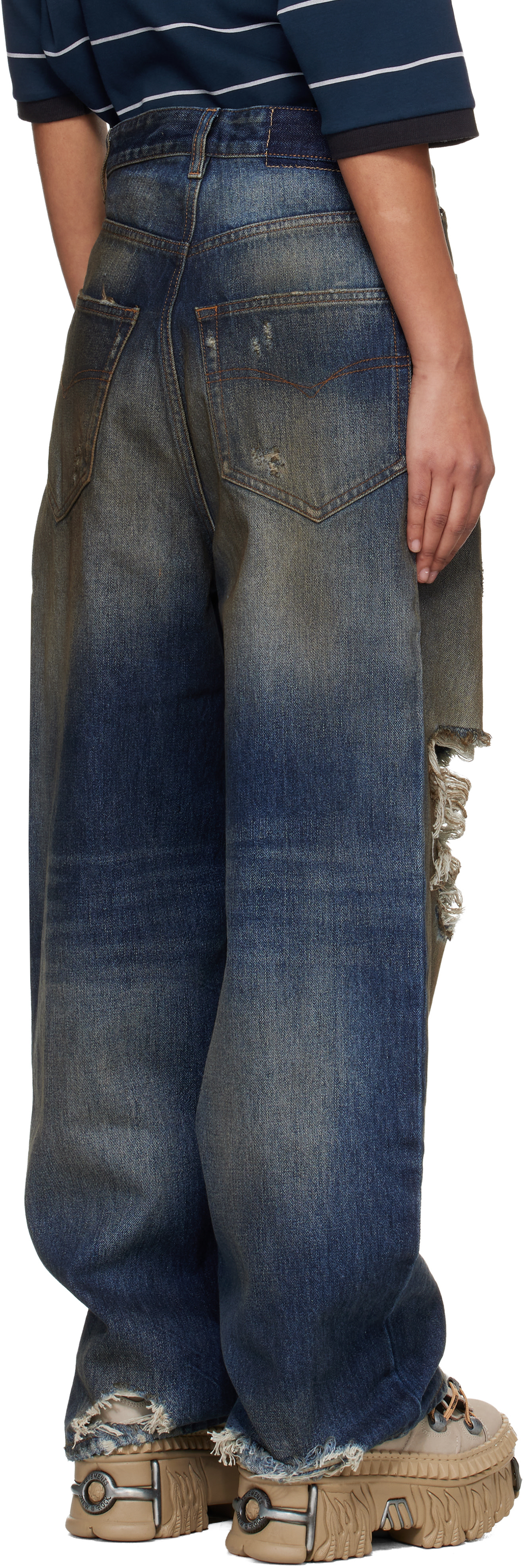 VETEMENTS - Jean bleu à effet usé