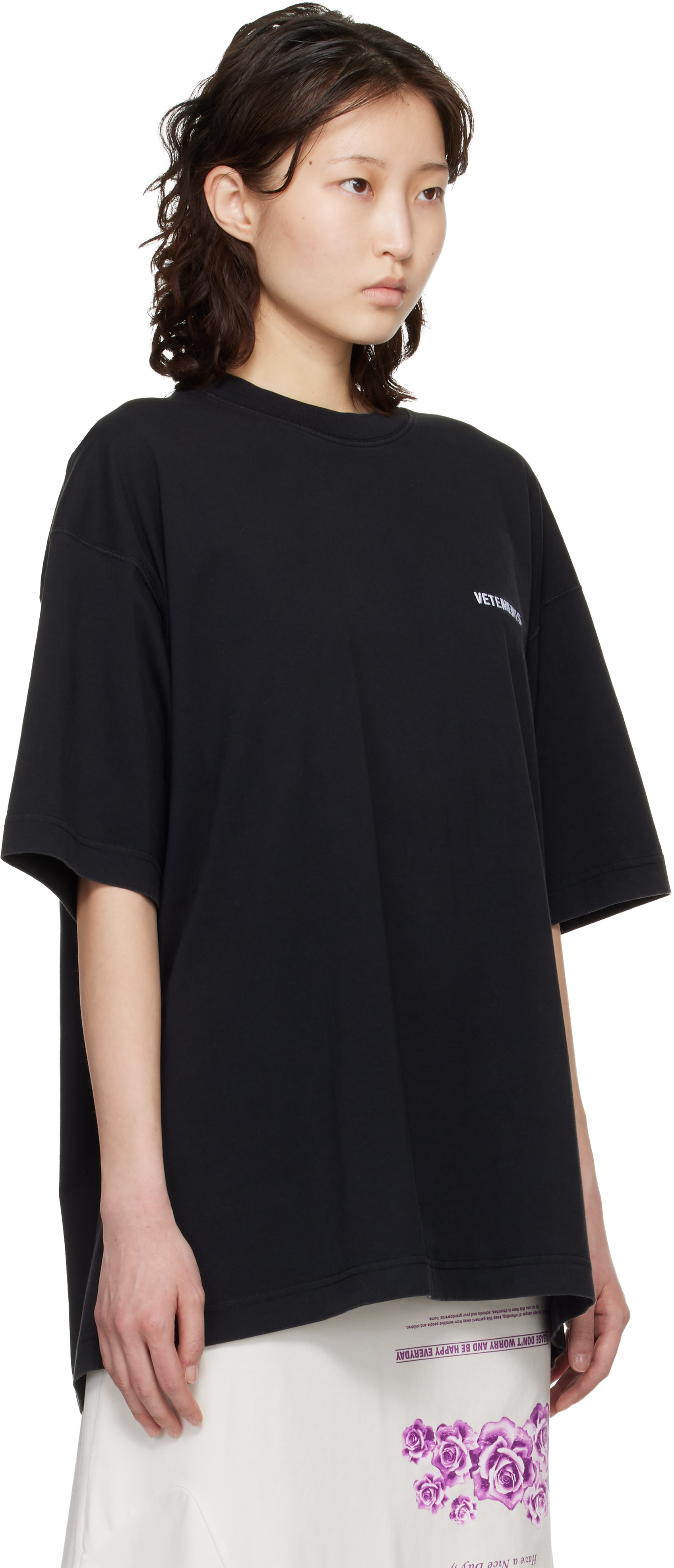 VETEMENTS: ブラック Iconic ロゴ Tシャツ | SSENSE 日本