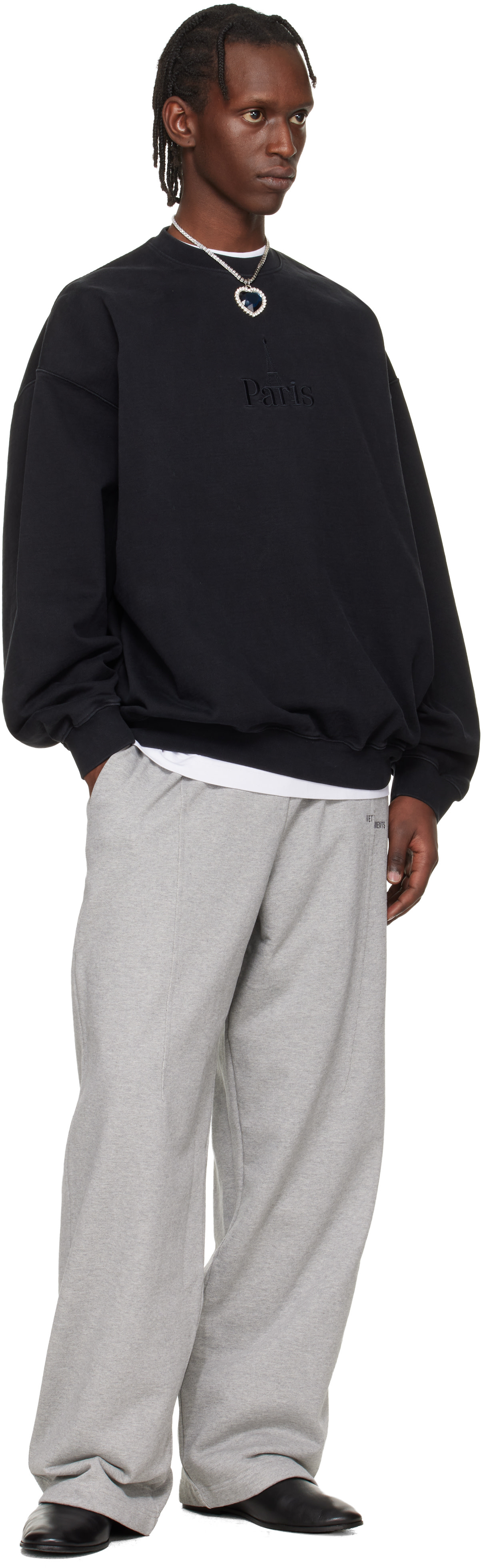VETEMENTS - Pull molletonné noir à logo Paris brodé