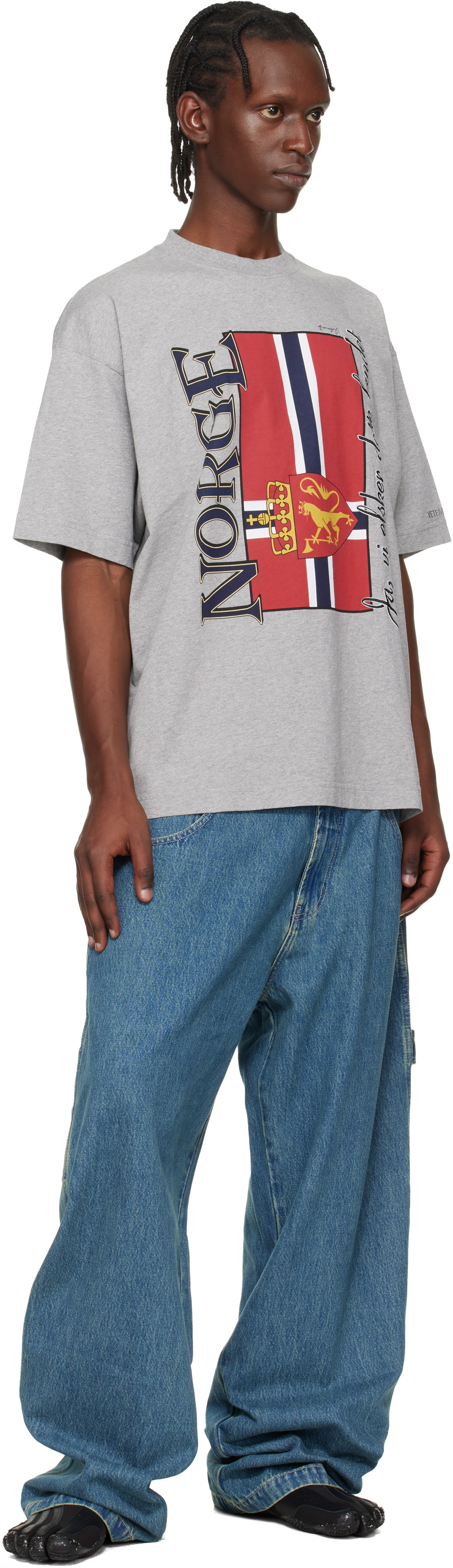 VETEMENTS: グレー 'Norway' Tourist Tシャツ | SSENSE 日本