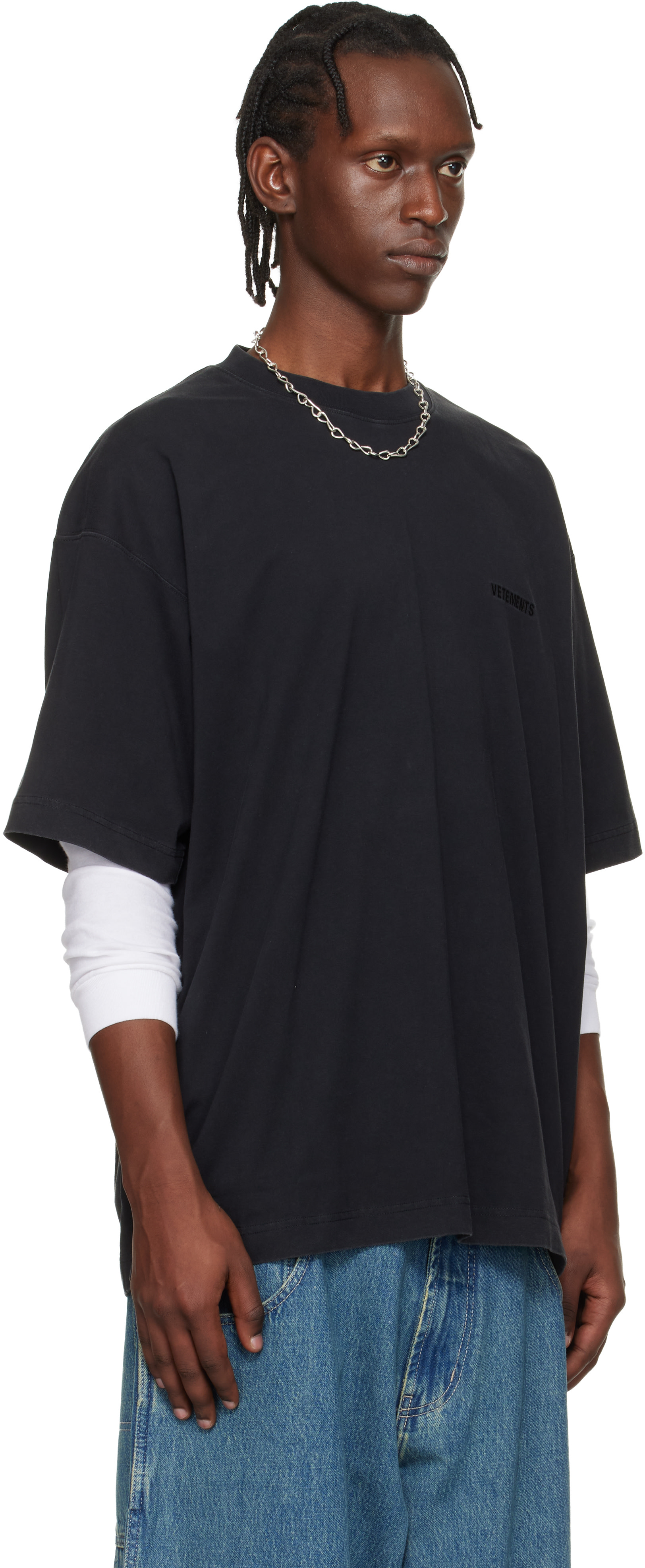 VETEMENTS: ブラック Iconic ロゴ Tシャツ | SSENSE 日本