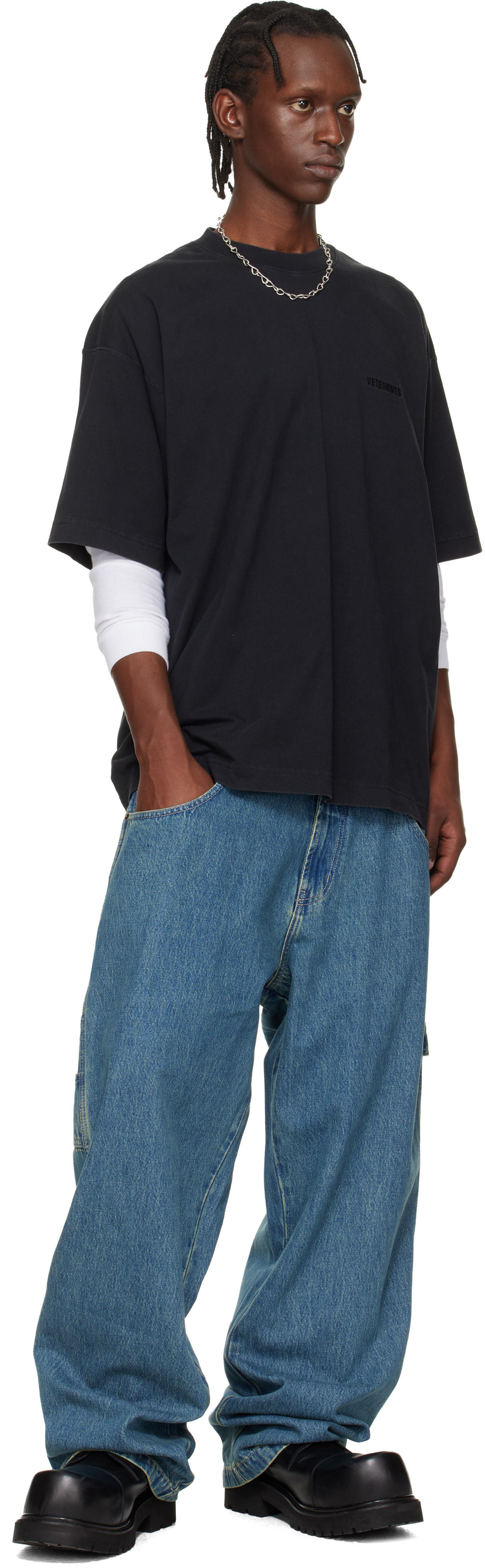VETEMENTS: ブラック Iconic ロゴ Tシャツ | SSENSE 日本