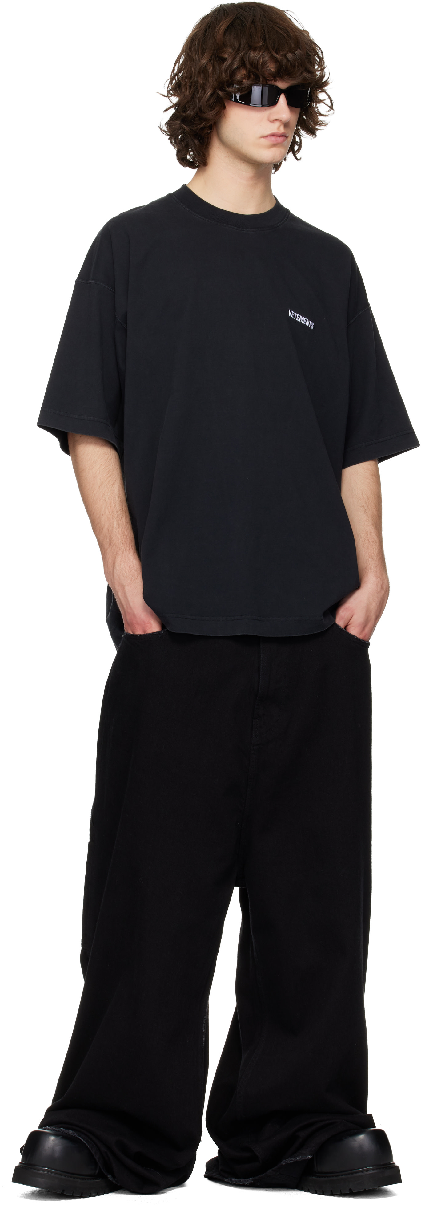 VETEMENTS: ブラック Iconic ロゴ Tシャツ | SSENSE 日本