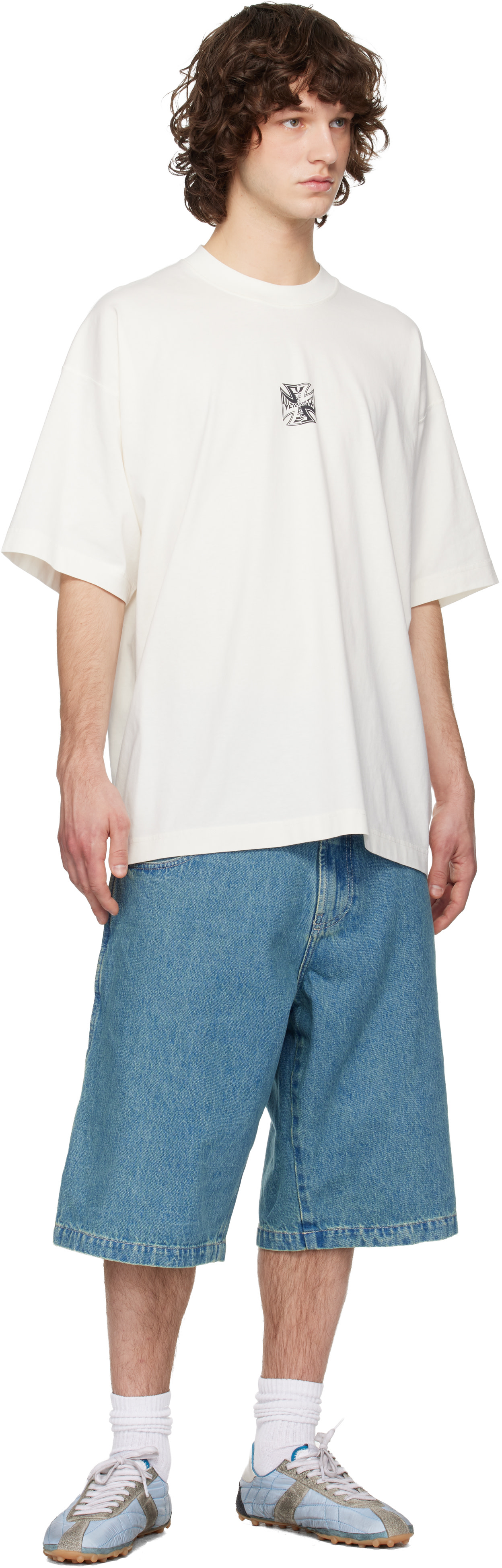 VETEMENTS: オフホワイト Biker Cross Logo Tシャツ | SSENSE 日本