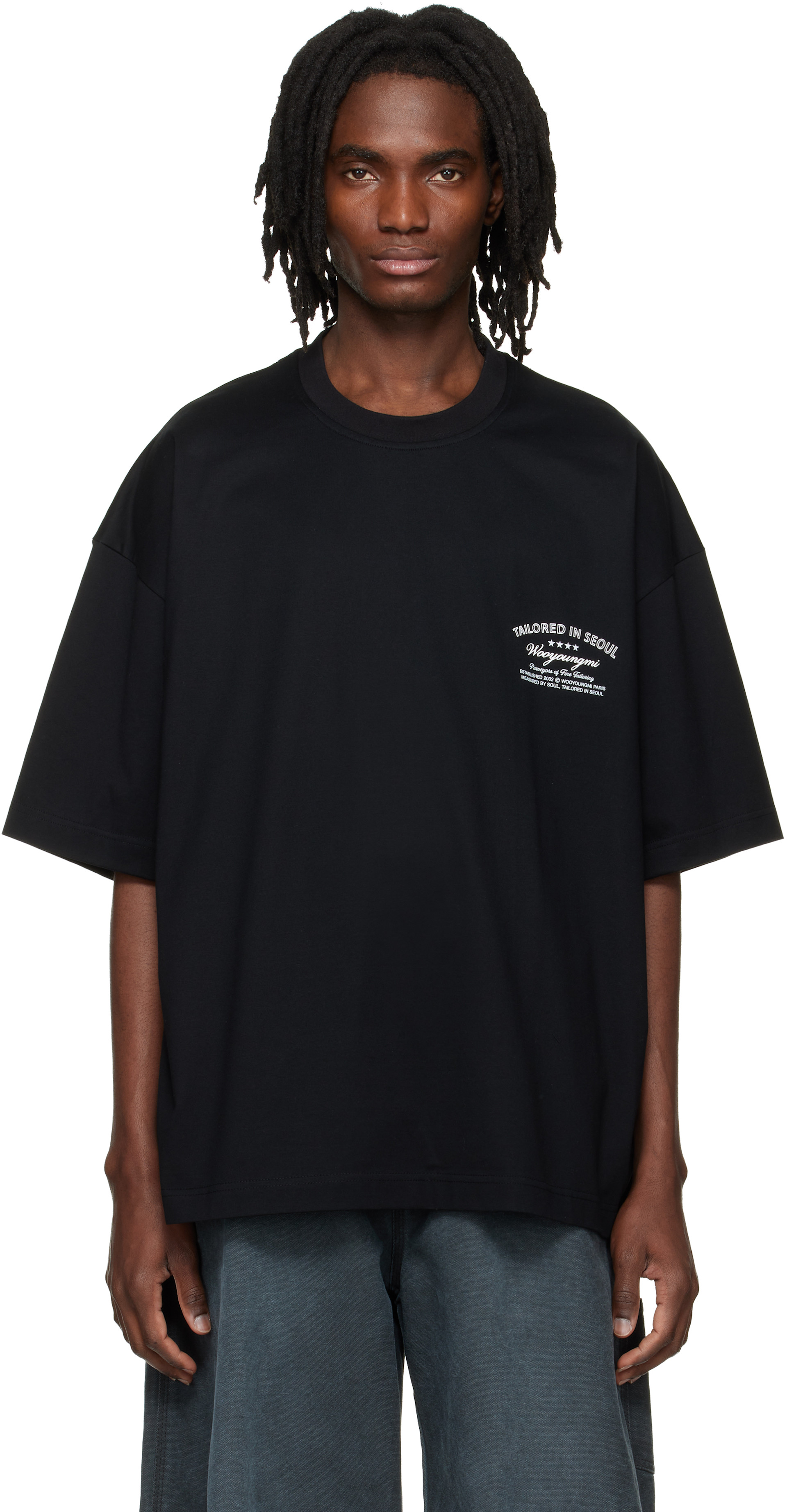 【新品、関西発】WOOYOUNGMI Tシャツ 黒 44サイズ（S） WOOYOUNGMI: Black Lettering Graphic T-shirt | SSENSE