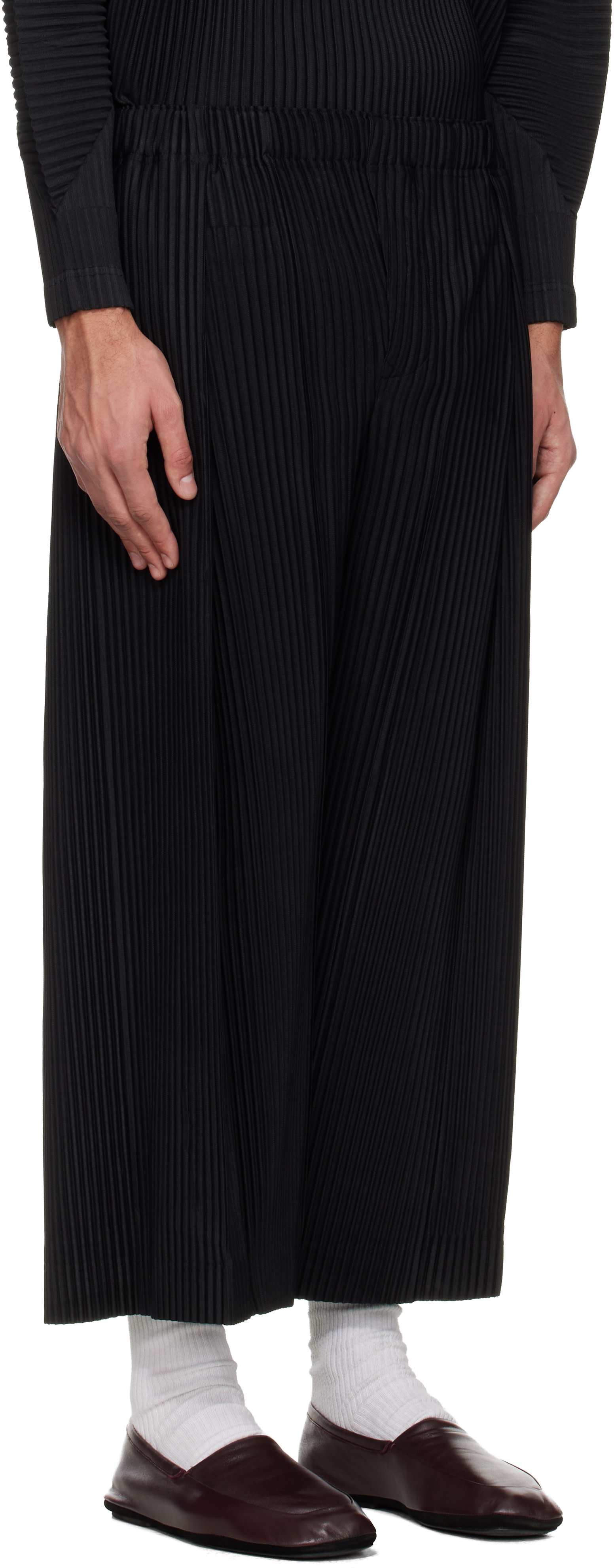 HOMME PLISSÉ ISSEY MIYAKE: Black Pleats Bottoms 2 Trousers | SSENSE