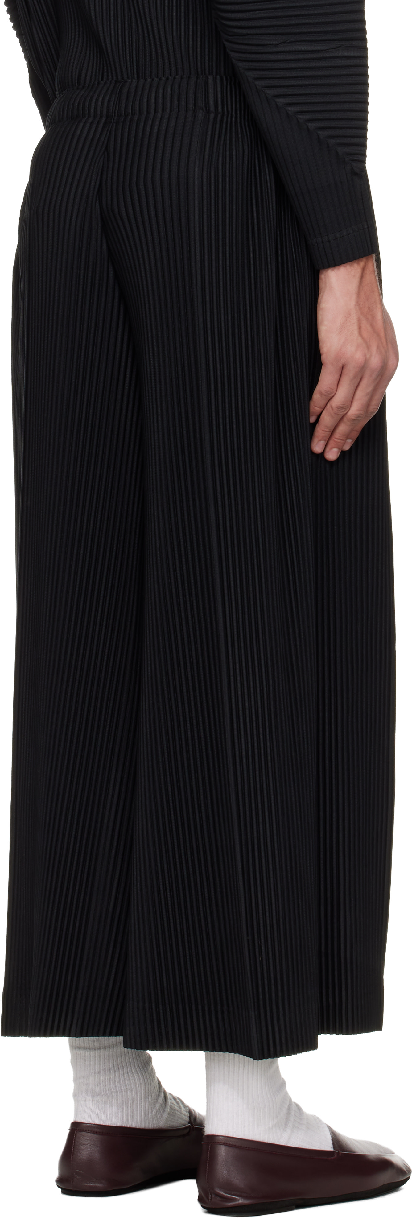HOMME PLISSÉ ISSEY MIYAKE: Black Pleats Bottoms 2 Trousers | SSENSE