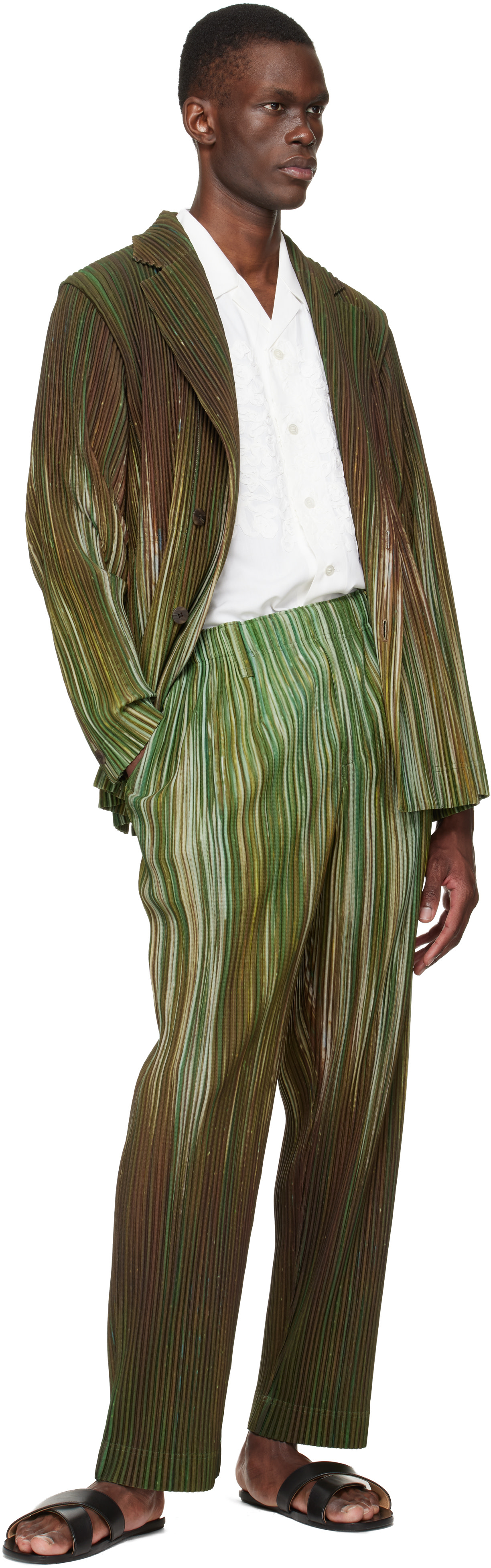 HOMME PLISSÉ ISSEY MIYAKE グリーン HOMME PLISSÉ ISSEY MIYAKE: Green Paint Brush Close-Up Trousers