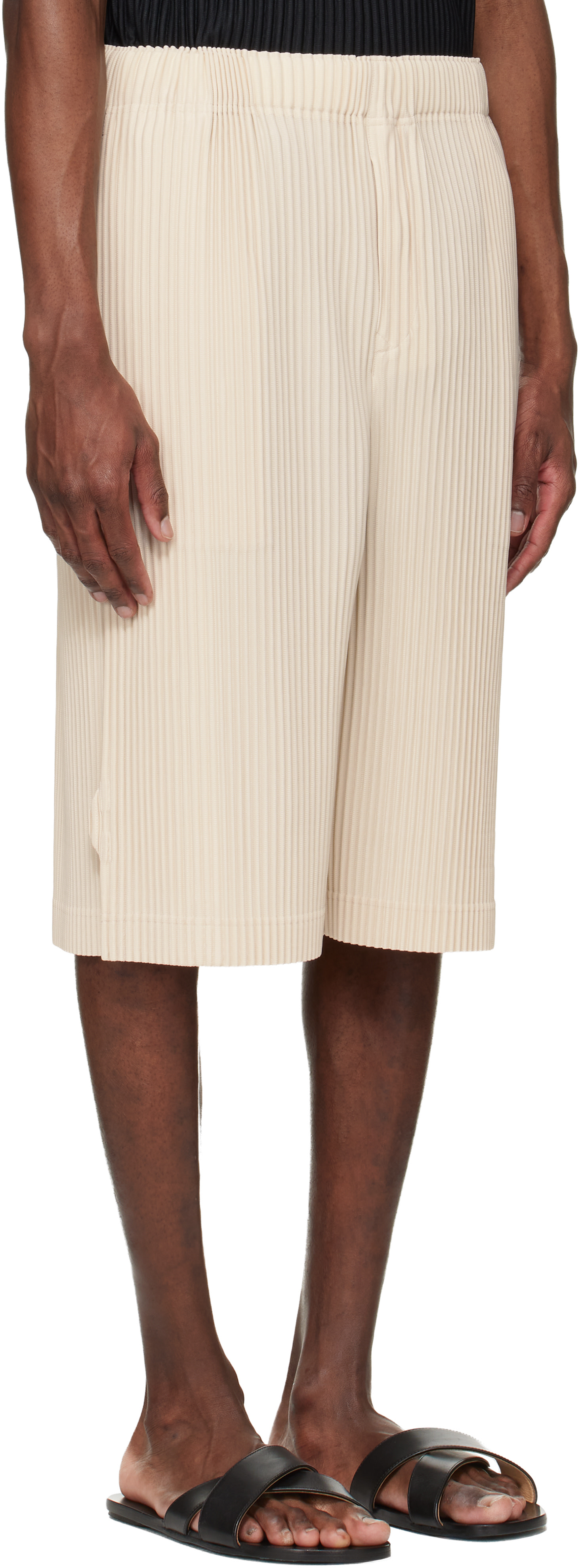 HOMME PLISSE ISSEY MIYAKE ベージュ サイズ３ HOMME PLISSÉ ISSEY MIYAKE: Beige Wear Or Wrap Shorts | SSENSE