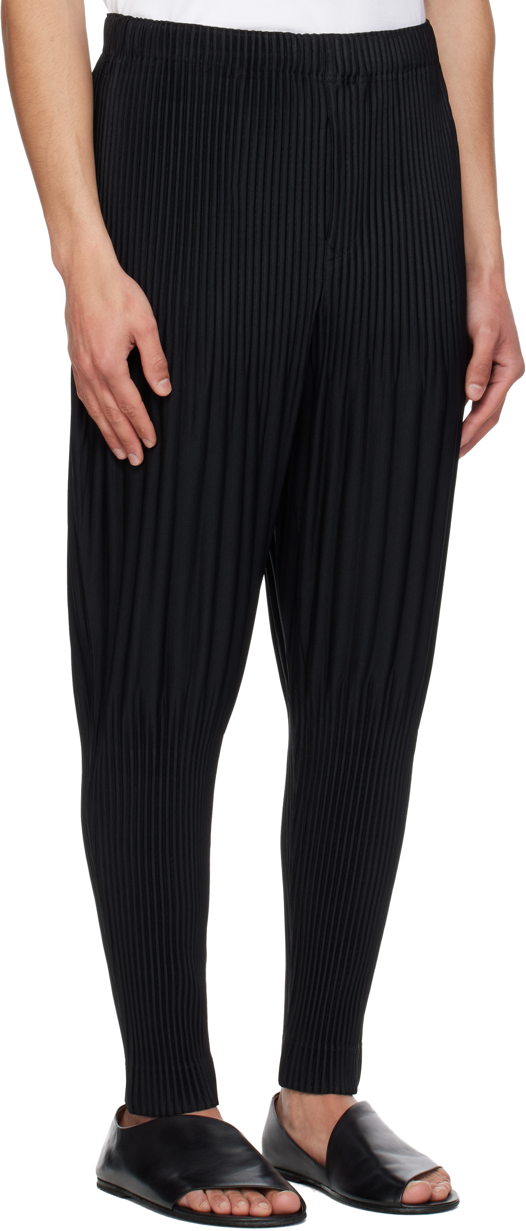 HOMME PLISSÉ ISSEY MIYAKE ストレートパンツ 黒 3 BASICS – ISSEY MIYAKE ONLINE STORE