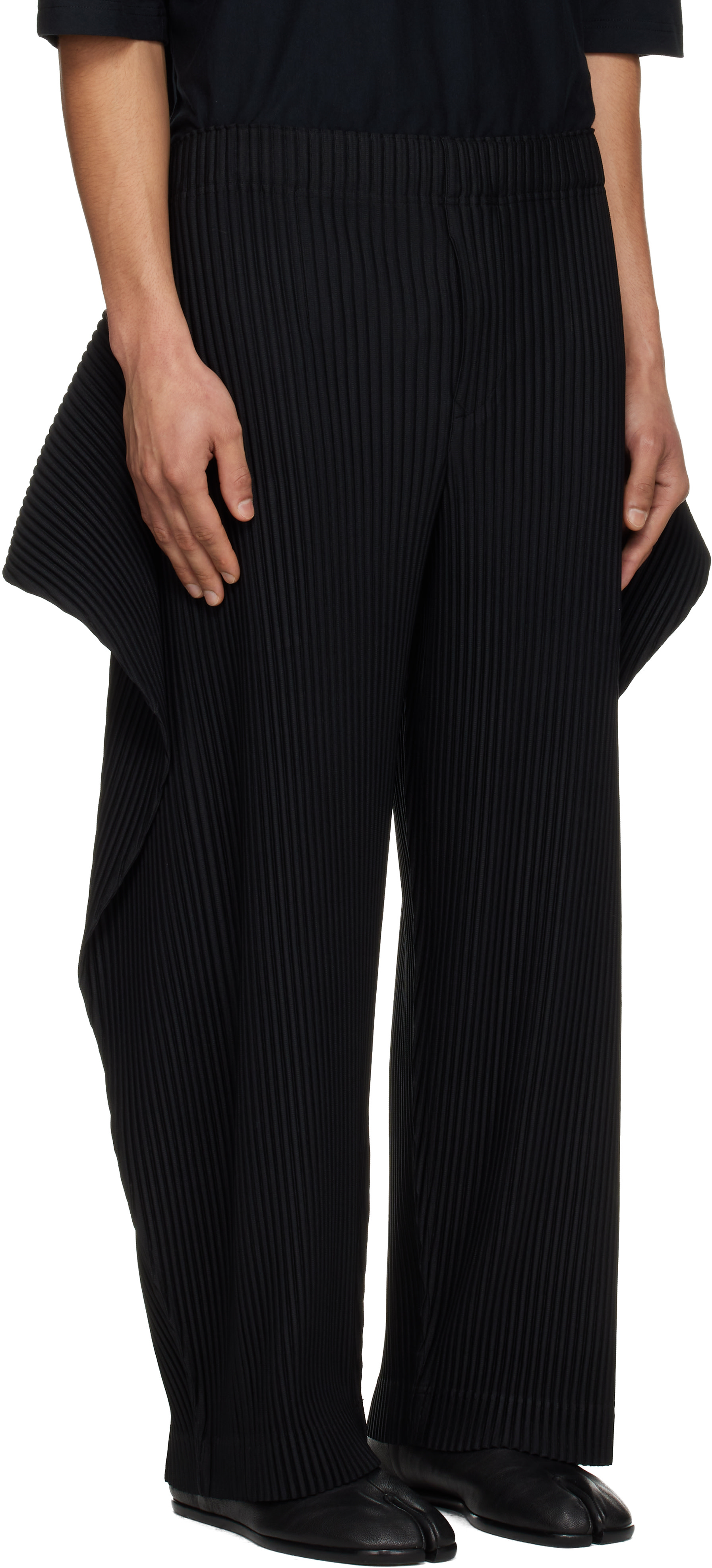HOMME PLISSÉ ISSEY MIYAKE: Black Cover And Fold Trousers | SSENSE