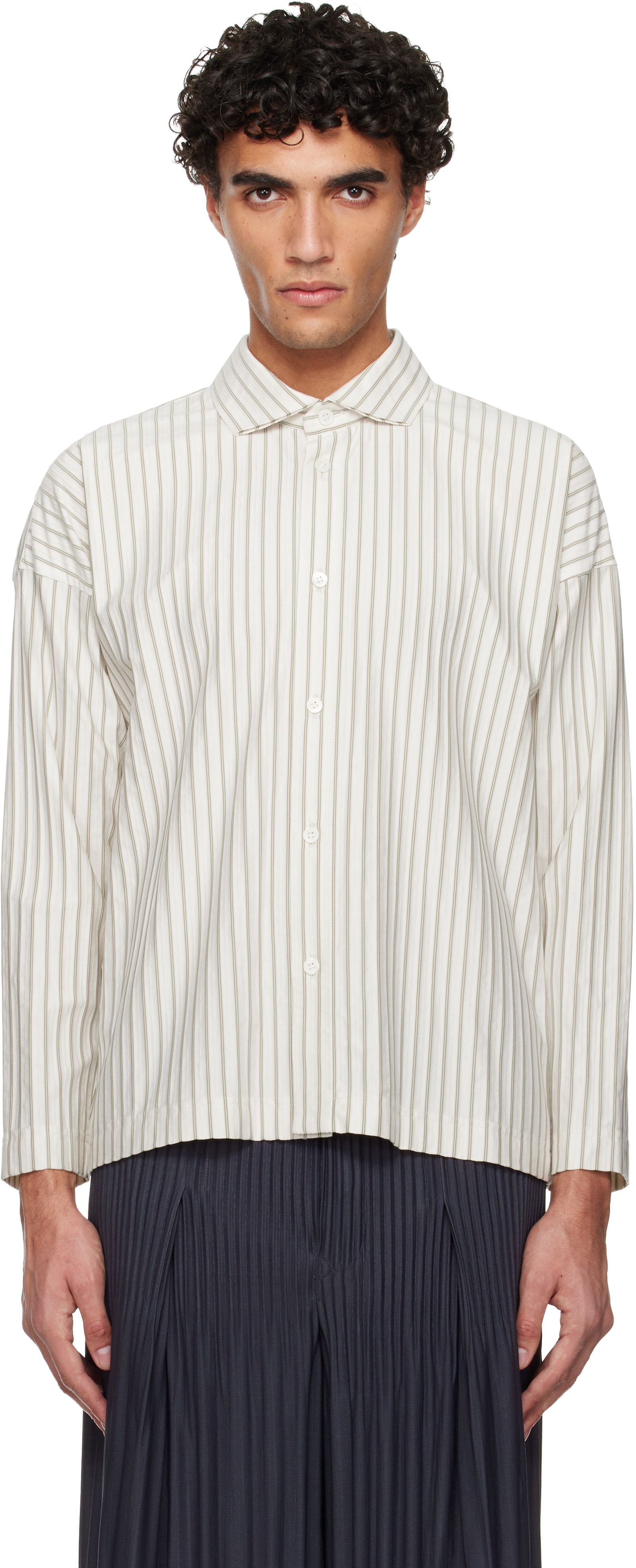 HOMME PLISSÉ ISSEY MIYAKE シャツ　サイズ2 HOMME PLISSÉ ISSEY MIYAKE: White Stripe Jersey Shirt | SSENSE