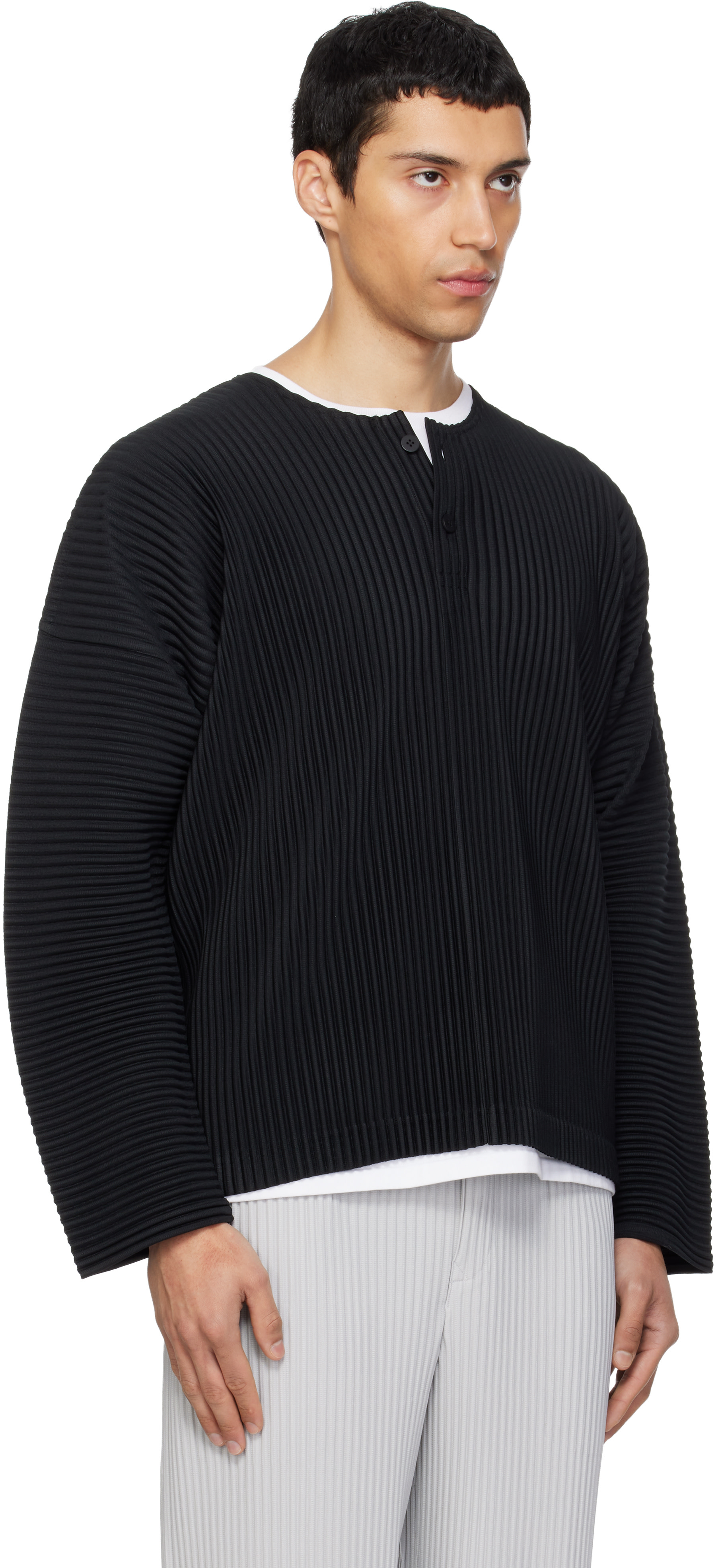 HOMME PLISSÉ ISSEY MIYAKE: Black Monthly Colors February Henley