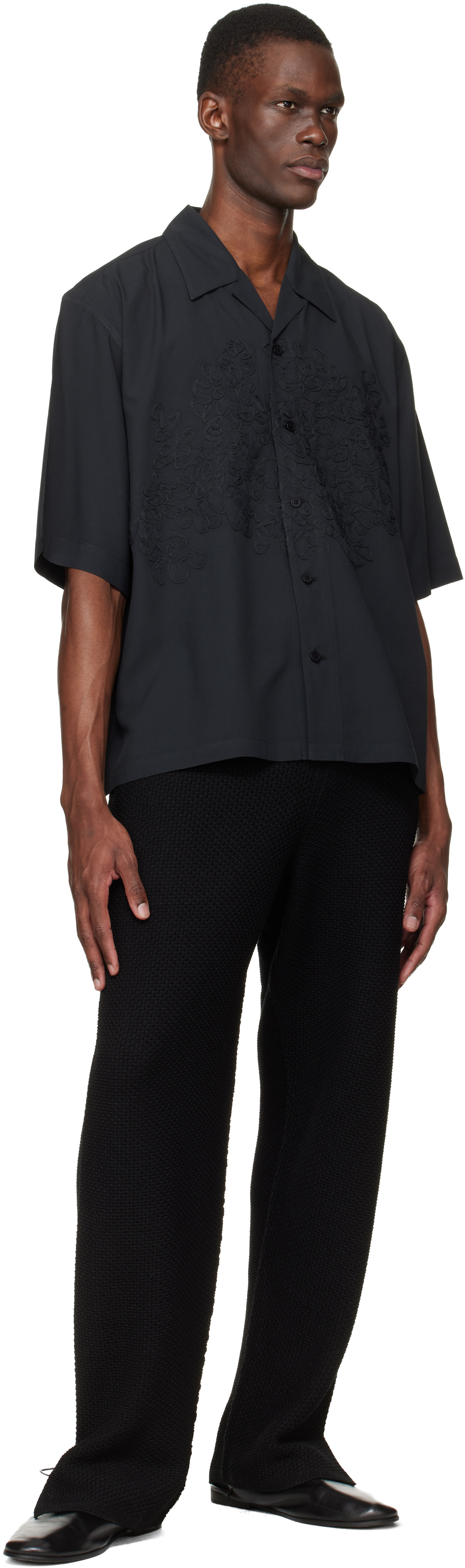 【美品】HOMME PLISSÉ ISSEY MIYAKE ブラックシャツ HOMME PLISSÉ ISSEY MIYAKE: Black Embroidery Press Shirt | SSENSE