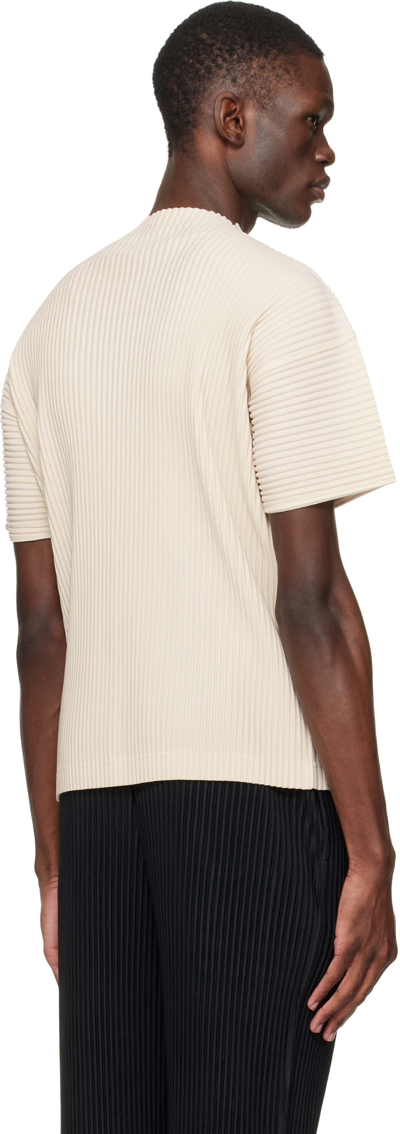 HOMME PLISSE ISSEY MIYAKE プリーツ　クルーネック HOMME PLISSÉ ISSEY MIYAKE: Beige Monthly Colors March T-shirt | SSENSE