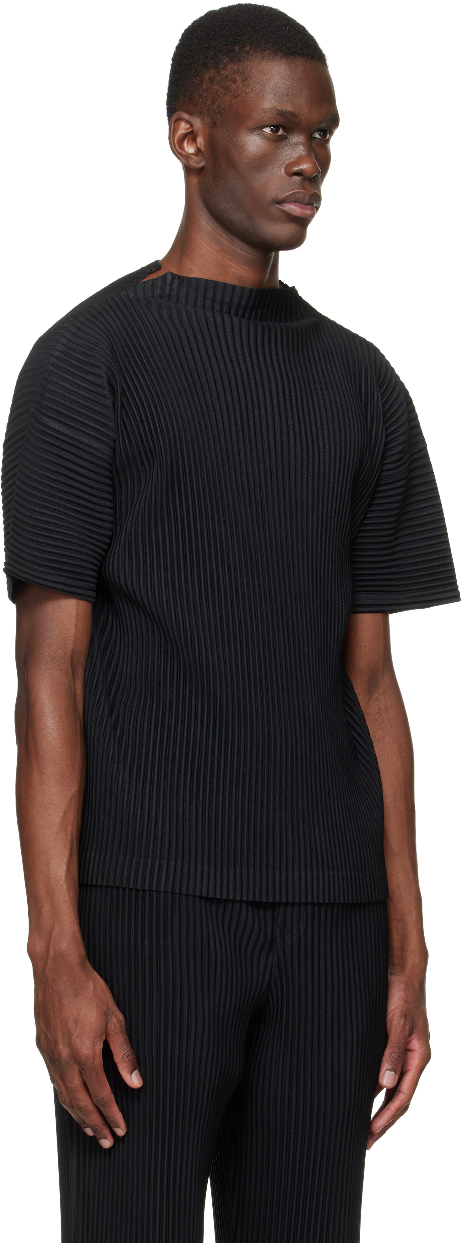 HOMME PLISSÉ ISSEY MIYAKE: Black Monthly Colors March T-shirt | SSENSE