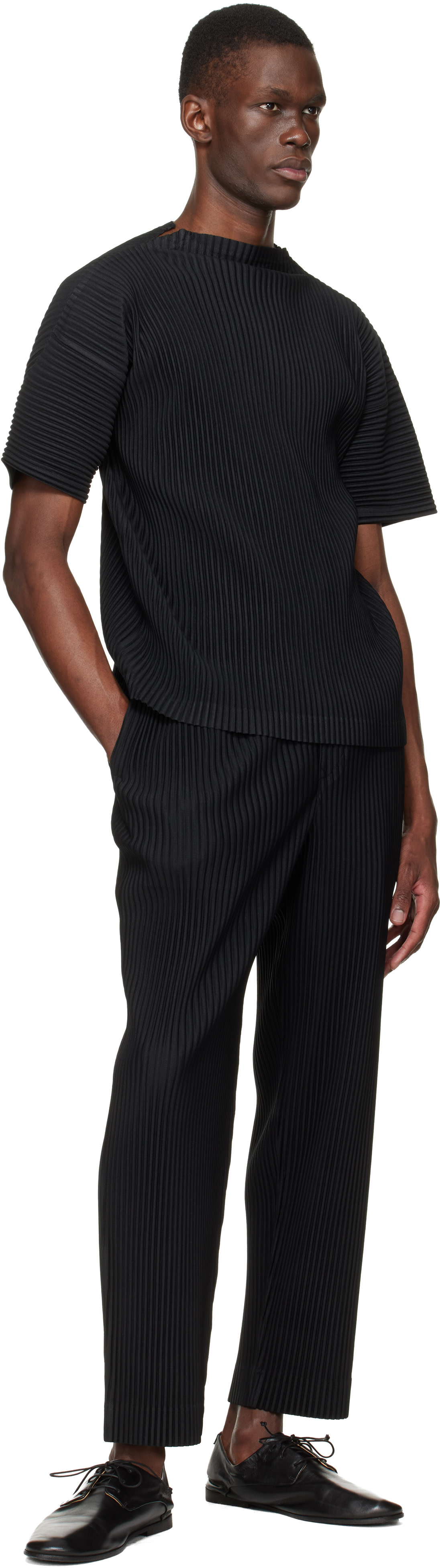 HOMME PLISSÉ ISSEY MIYAKE: Black Monthly Colors March T-shirt | SSENSE