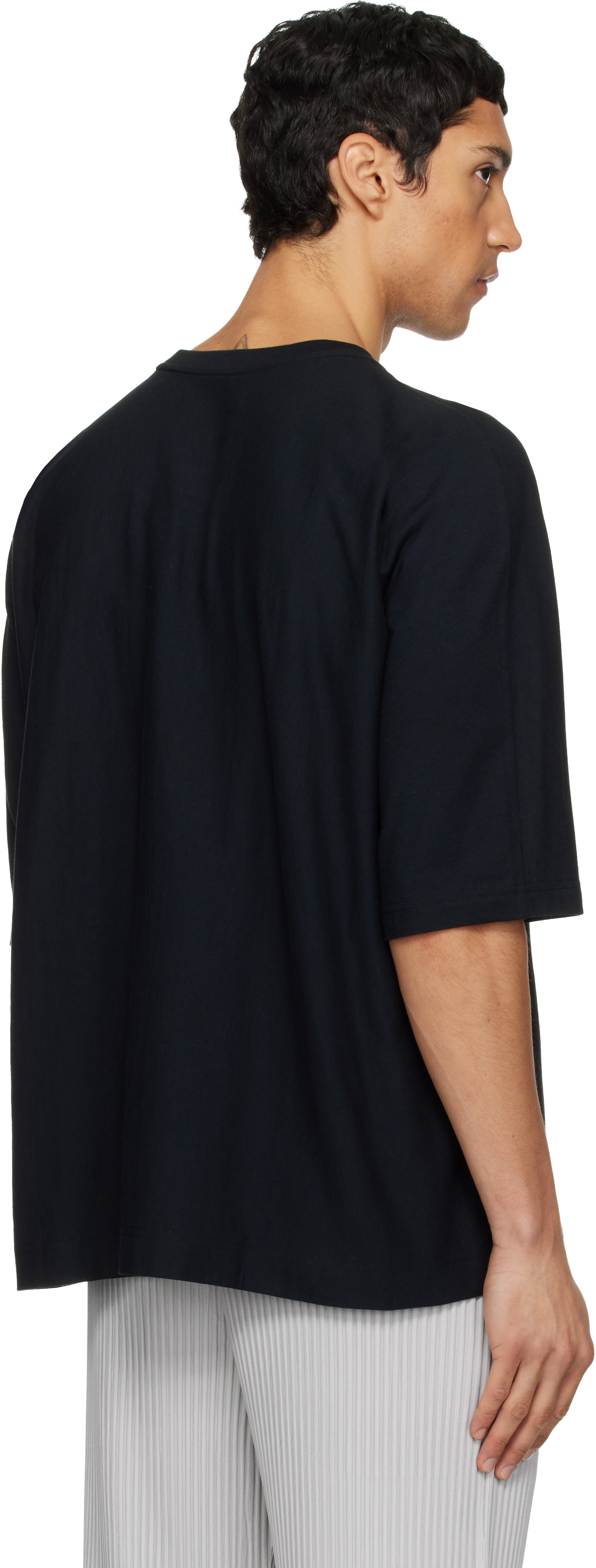 HOMME PLISSÉ ISSEY MIYAKE カットソー 黒 HOMME PLISSÉ ISSEY MIYAKE: Black Release-T Basic T-shirt | SSENSE