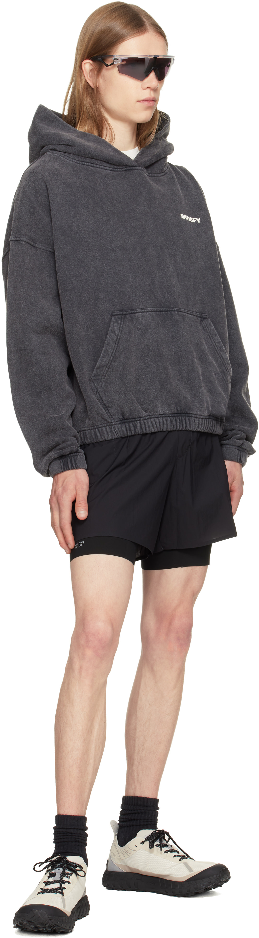 Satisfy - Pull à capuche gris en molleton SoftCell