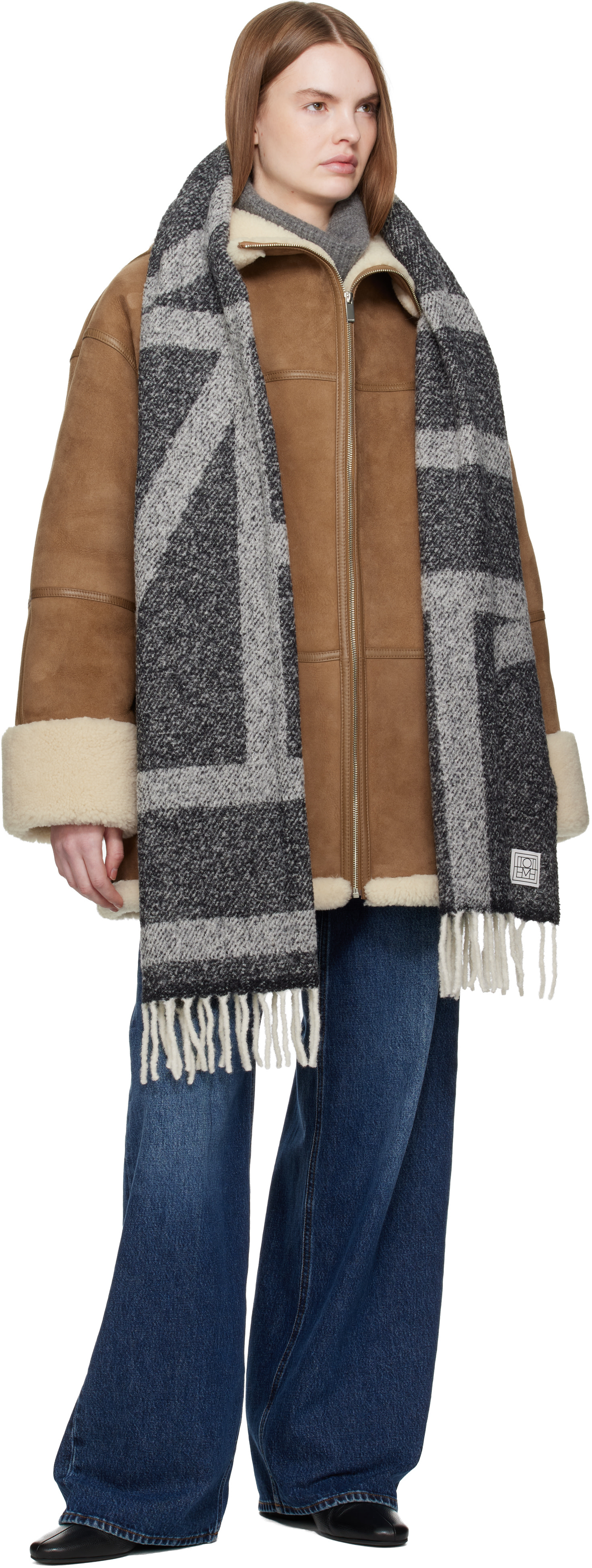 TOTEME - Écharpe grise à monogrammes en jacquard