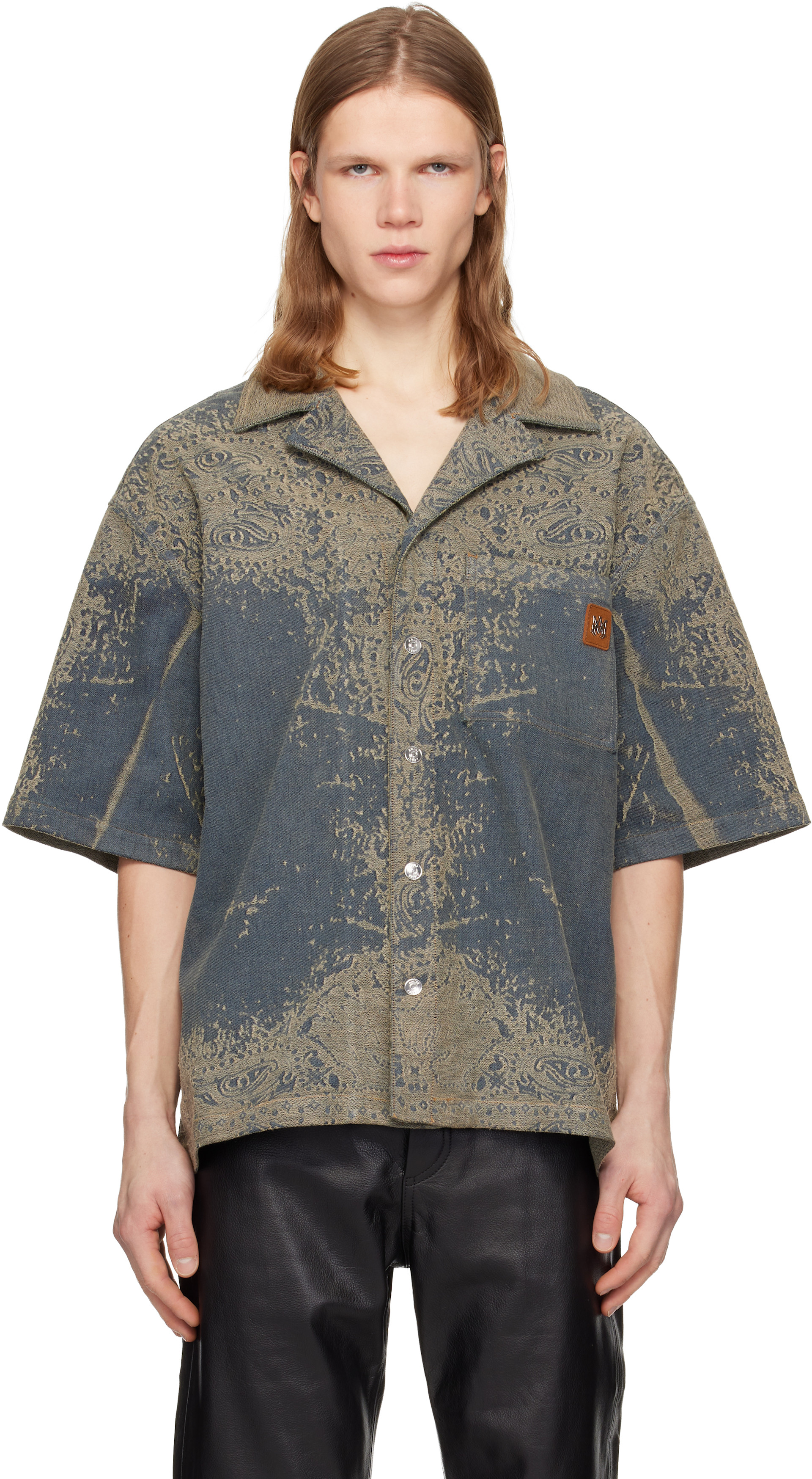 ヨ*リ様 AMIRI 24SS バンダナジャガードデニム半袖シャツ AMIRI: ブルー Faded Bandana デニムシャツ | SSENSE 日本