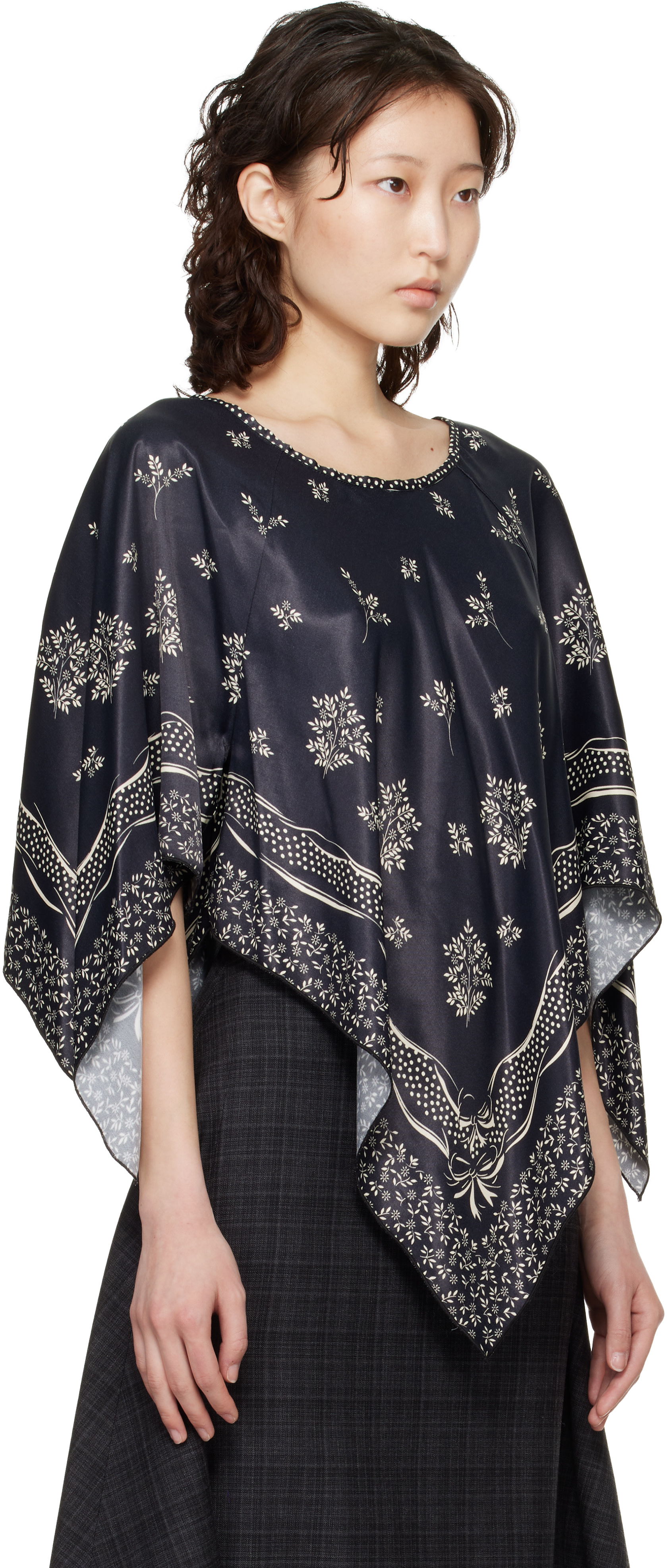 Anna Sui: ブラック Ribbon Handkerchief Satin Print ポンチョ 