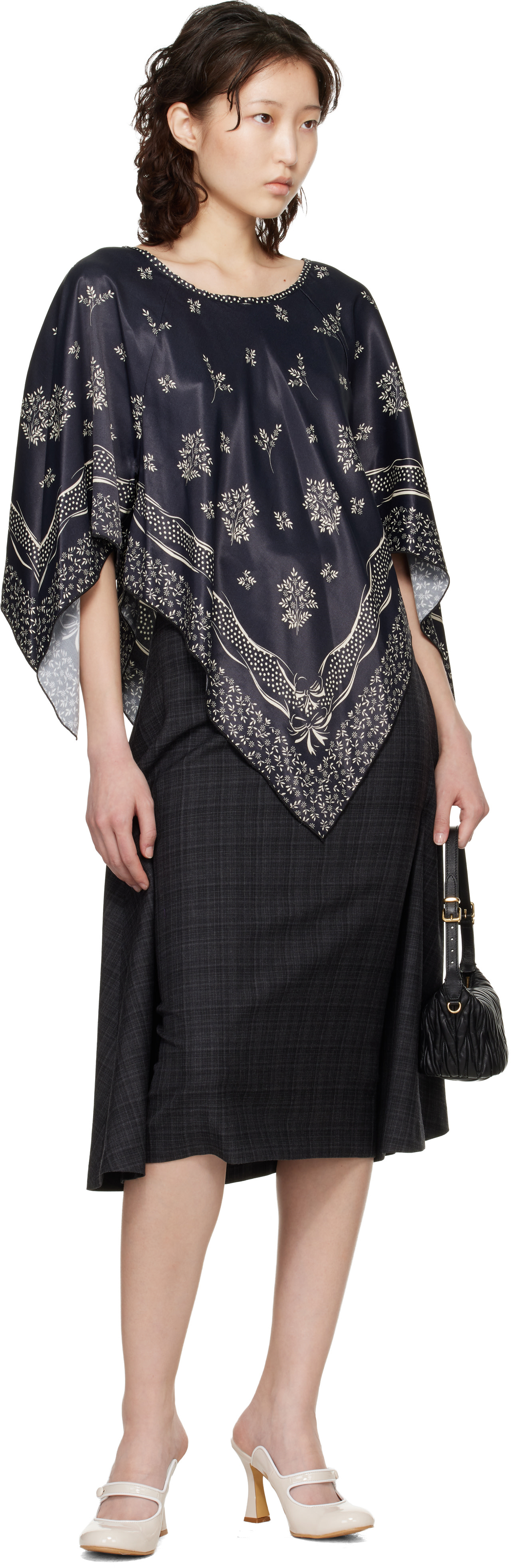 Anna Sui: ブラック Ribbon Handkerchief Satin Print ポンチョ 
