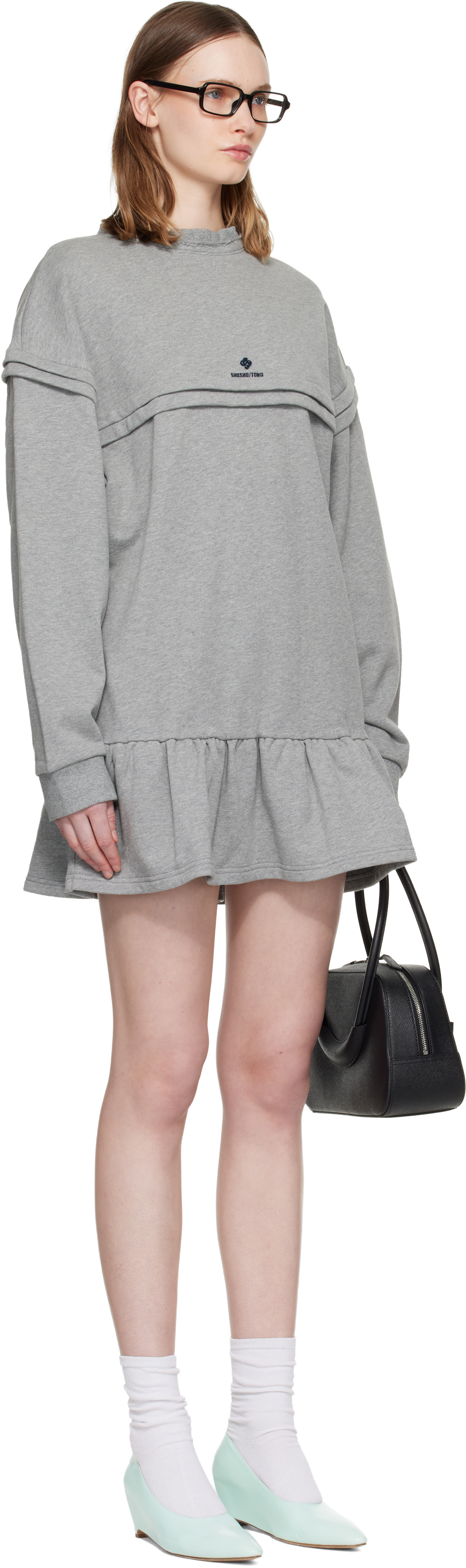 SHUSHU/TONG - Robe courte de style pull grise à bords bruts et à nervures