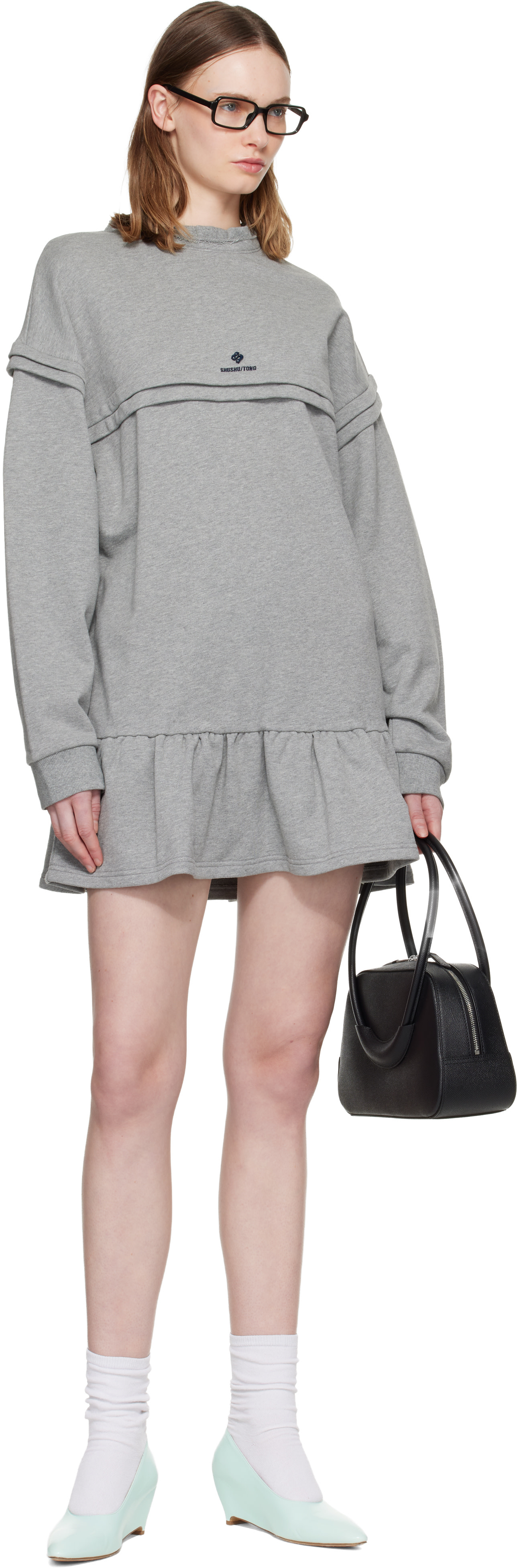 SHUSHU/TONG - Robe courte de style pull grise à bords bruts et à nervures