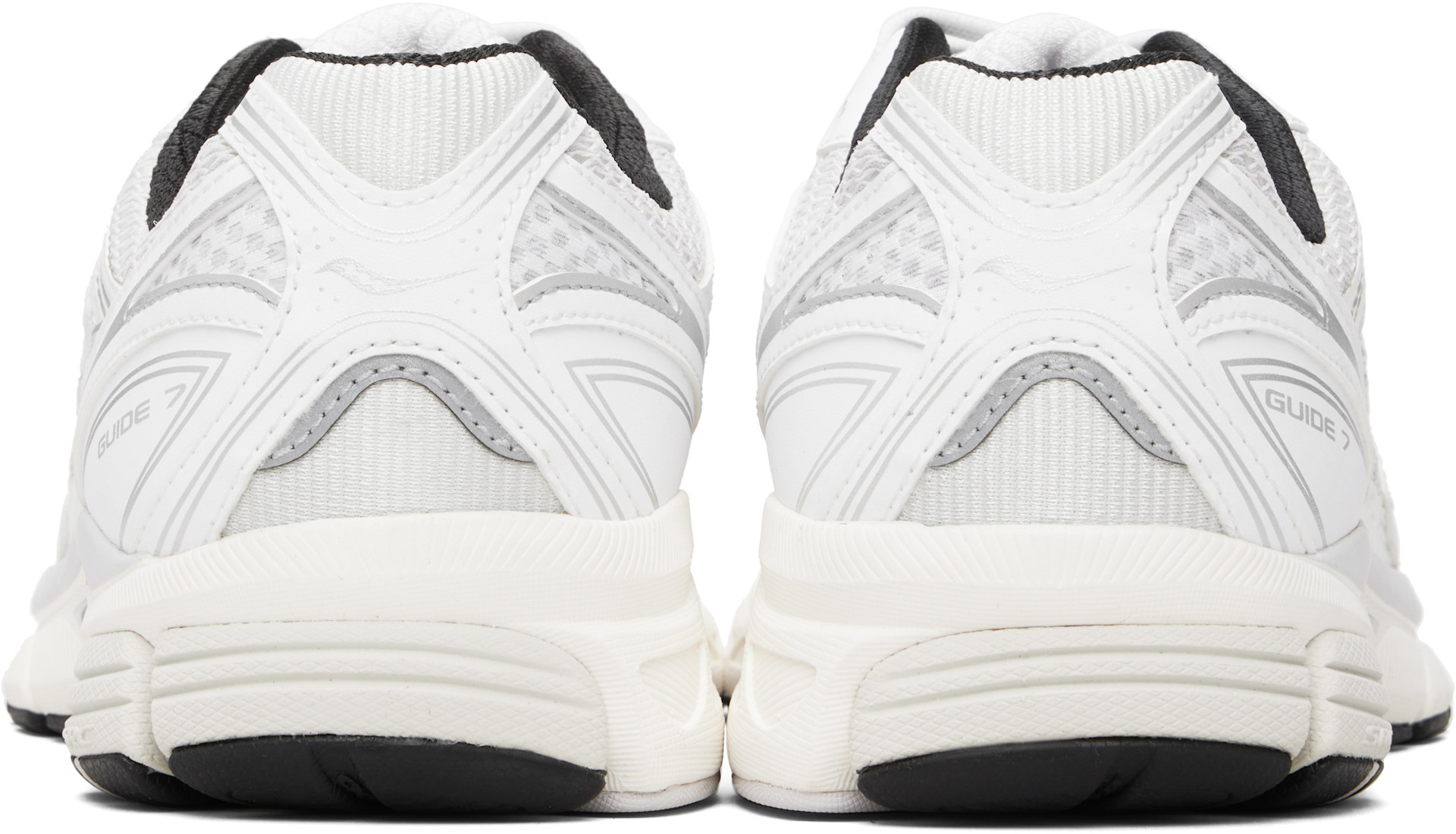 Saucony - 화이트 프로그리드 가이드 7 스니커즈