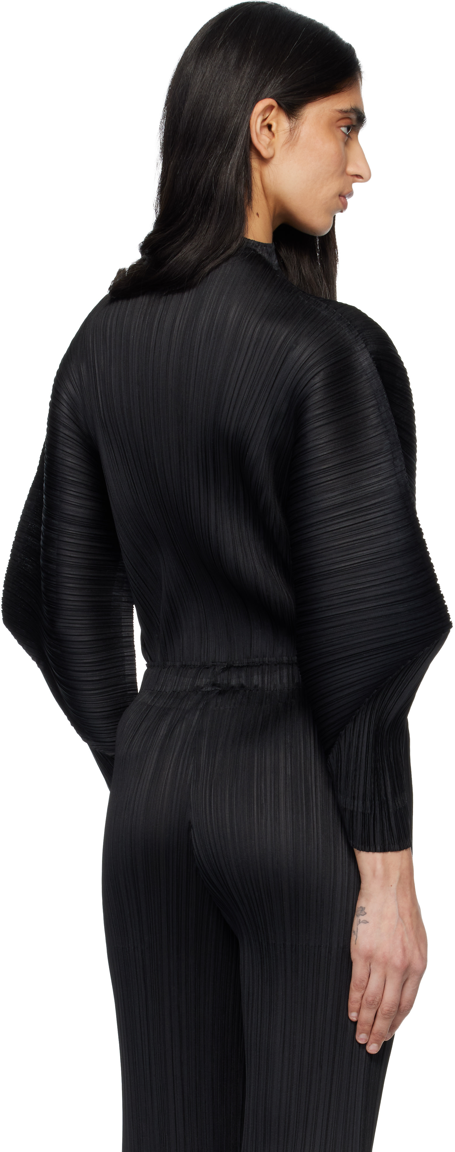 カイリージェンナー着用！ISSEY MIYAKE トップス FINE KNIT PLEATS BLACK – ISSEY MIYAKE ONLINE STORE