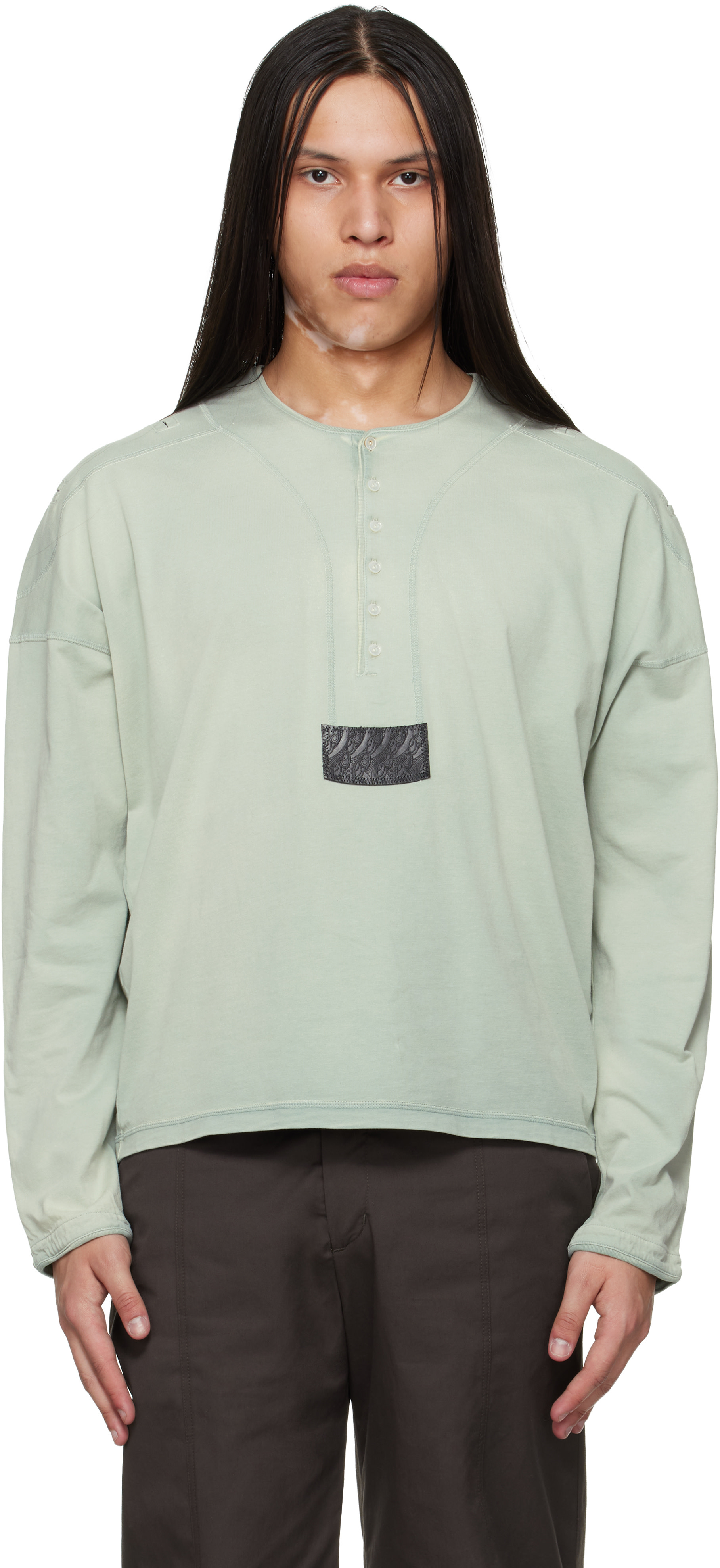 Kiko Kostadinov: グリーン Sargo 長袖ヘンリーネック Tシャツ