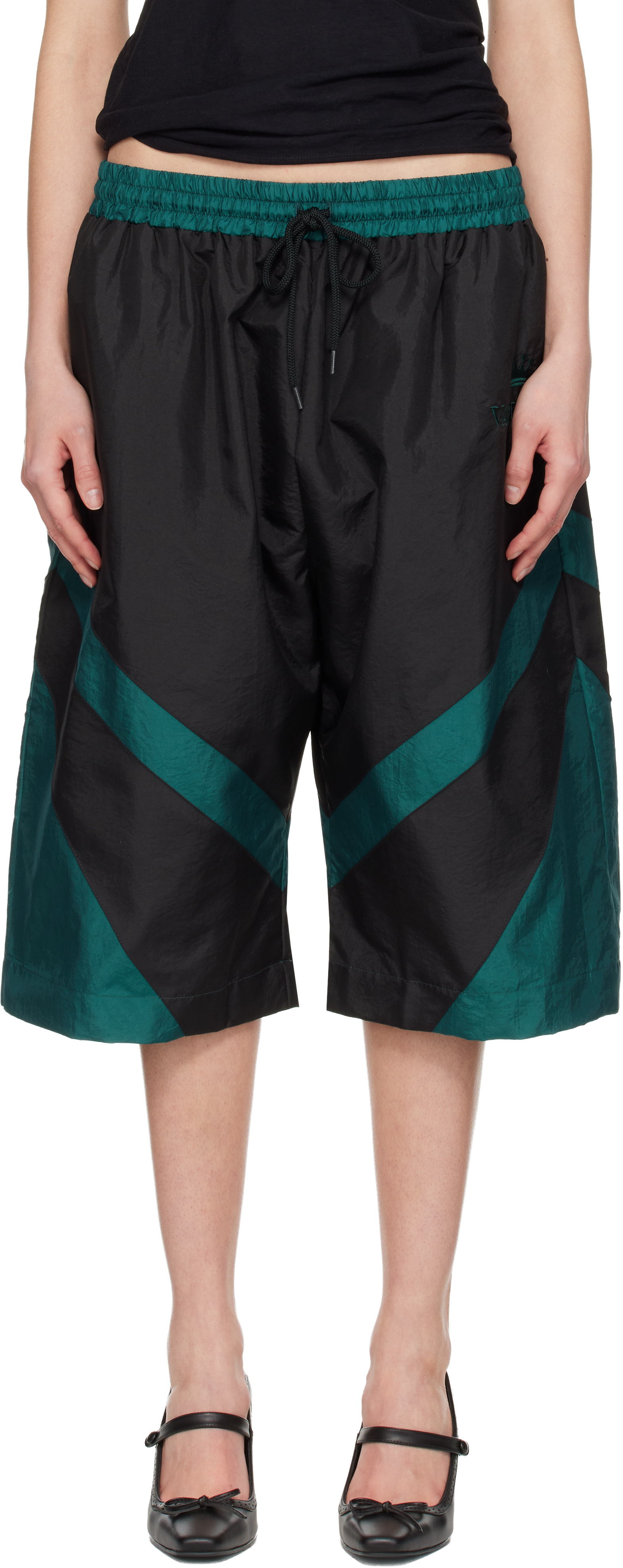 VAQUERA - Short coupe-vent vert et noir