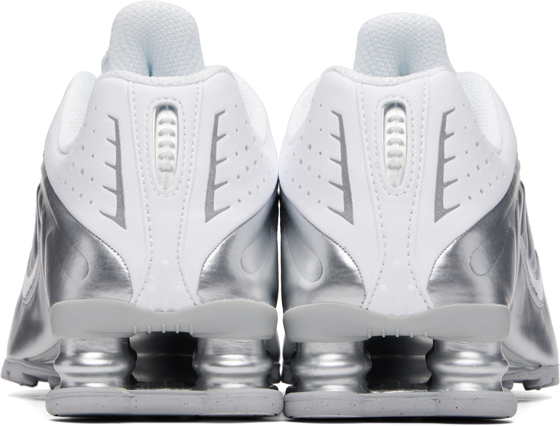 Nike: White & Silver Shox R4 SE Sneakers | SSENSE