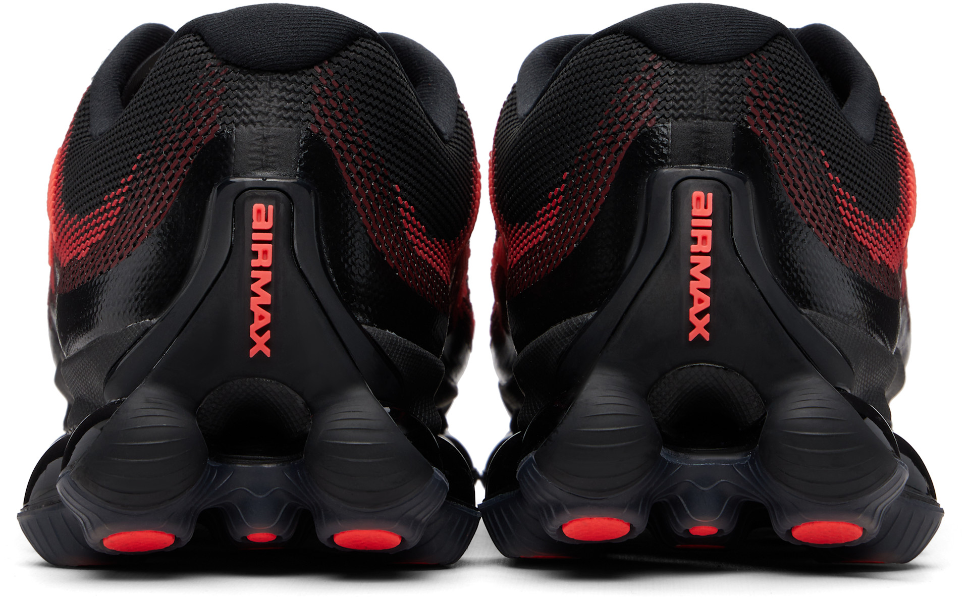 Nike - Baskets Air Liquid Max noir et rouge