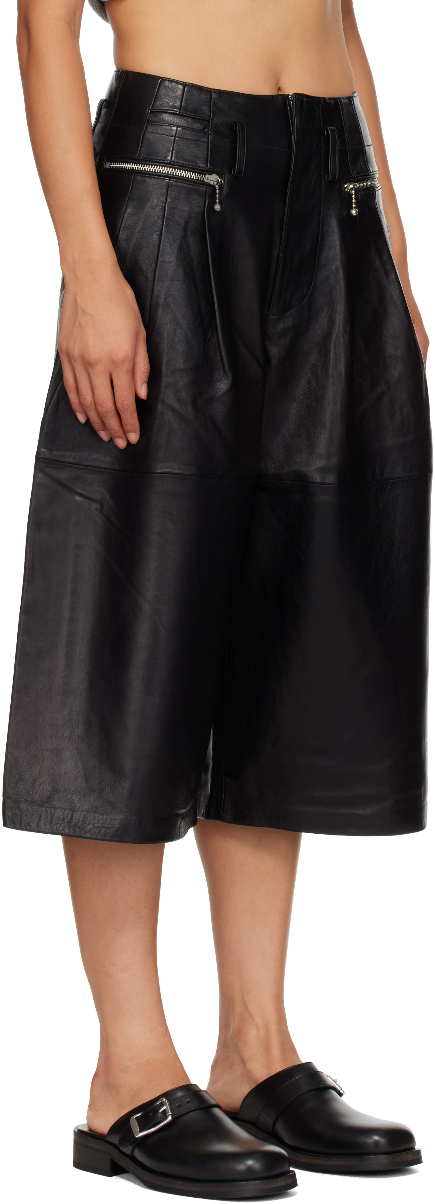 R13 - Short noir en cuir à plis