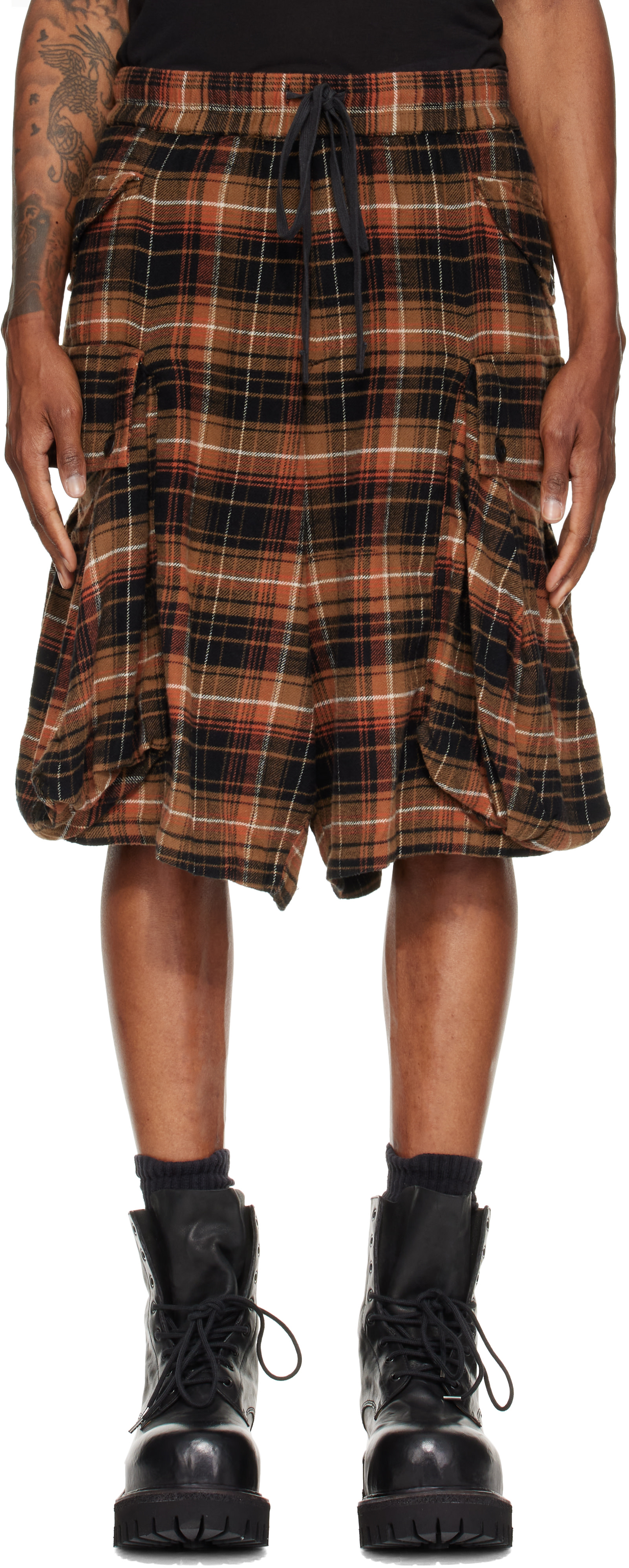 R13 - Short surdimensionné brun