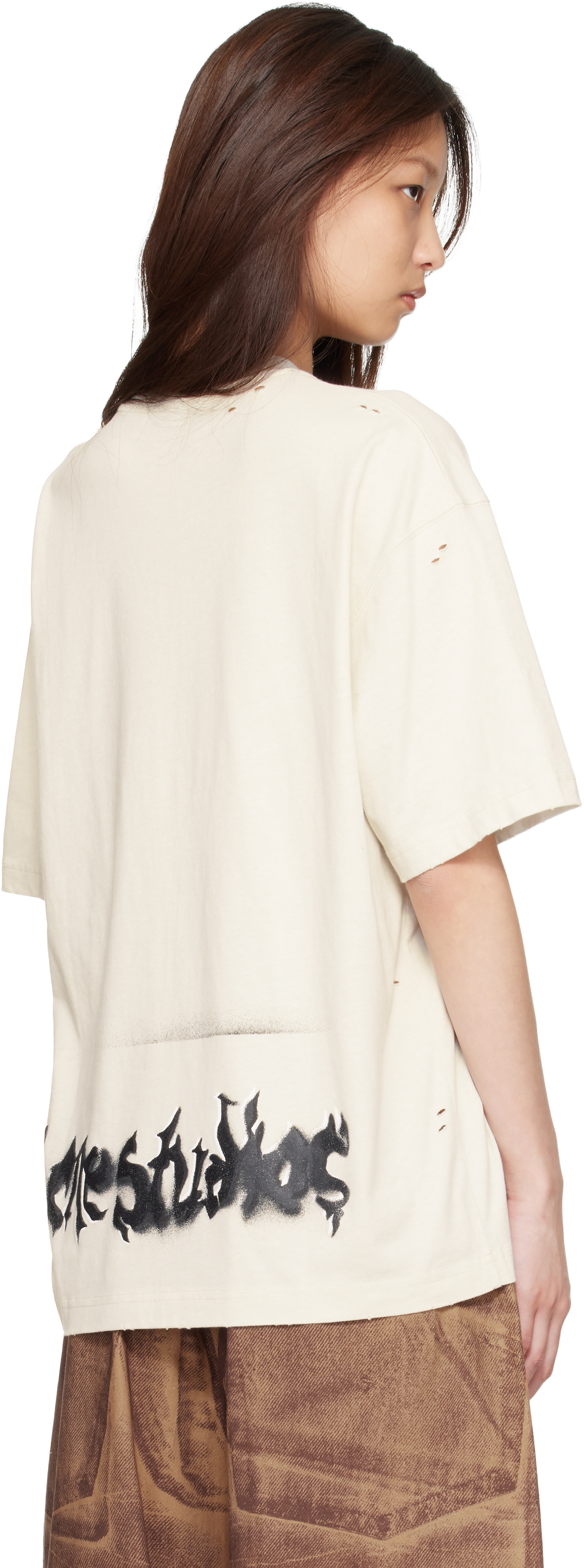 Acne Studios - オフホワイト Gothic ロゴ Tシャツ