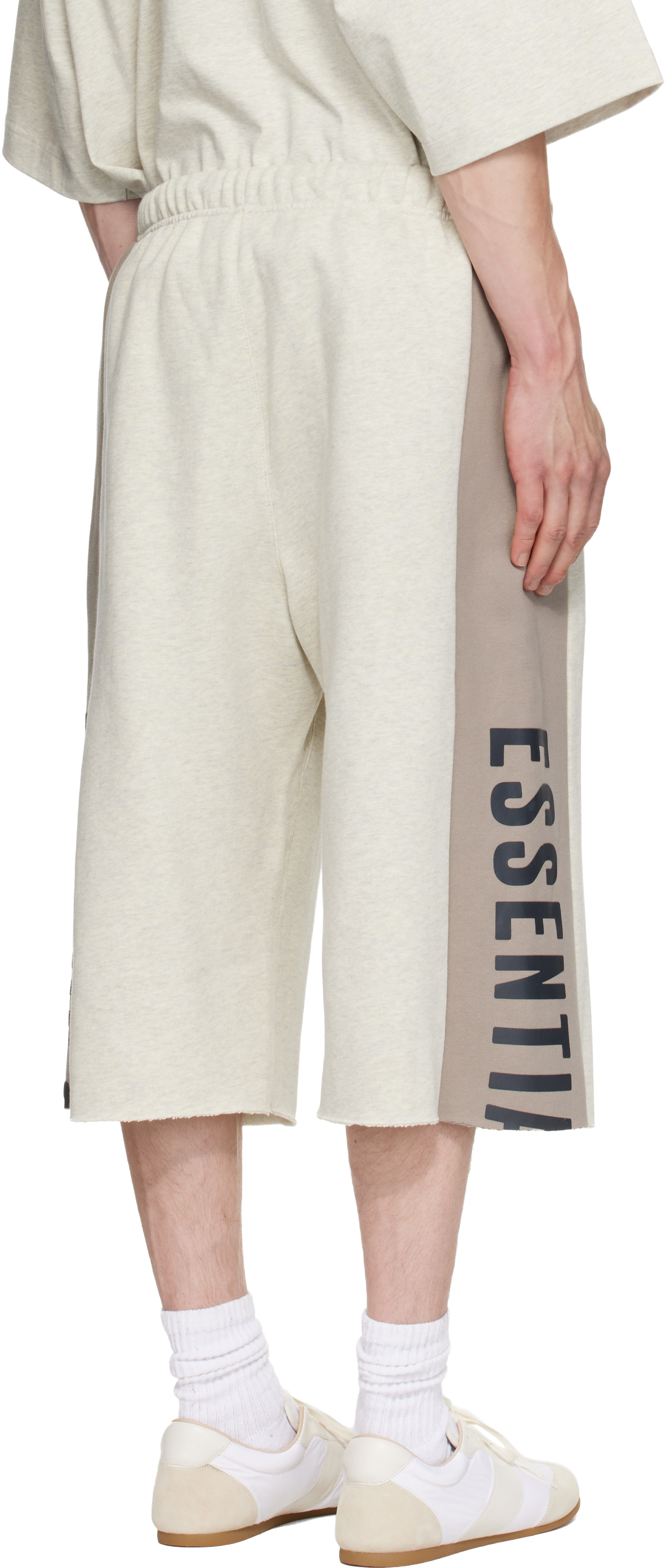 Fear of God ESSENTIALS: ベージュ＆グレー Panelled Raw Cut Off