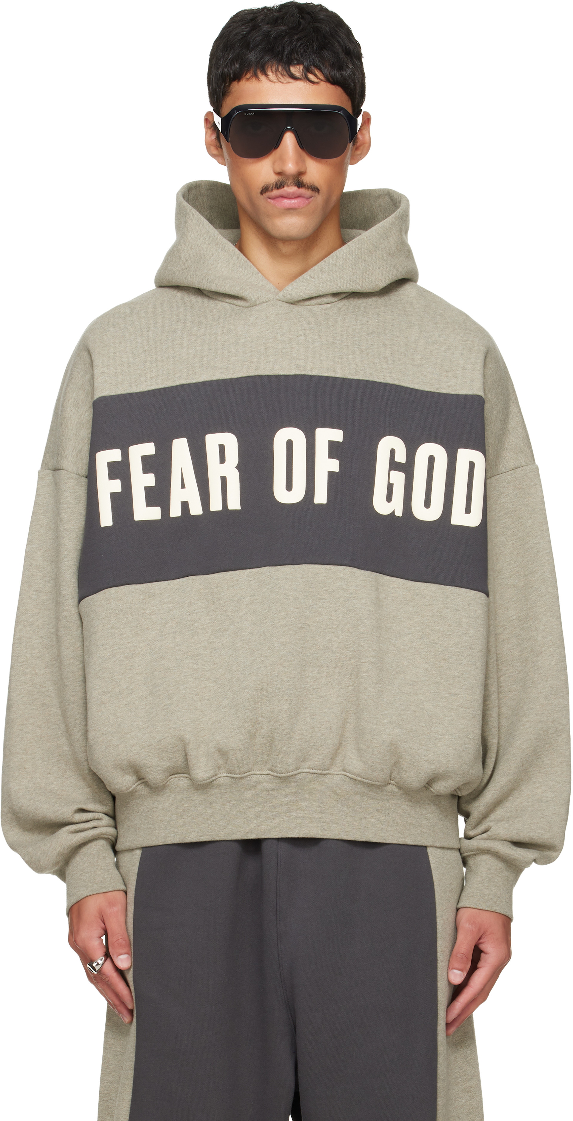 Fear of God ESSENTIALS - Pull à capuche décontracté et écourté gris à panneaux
