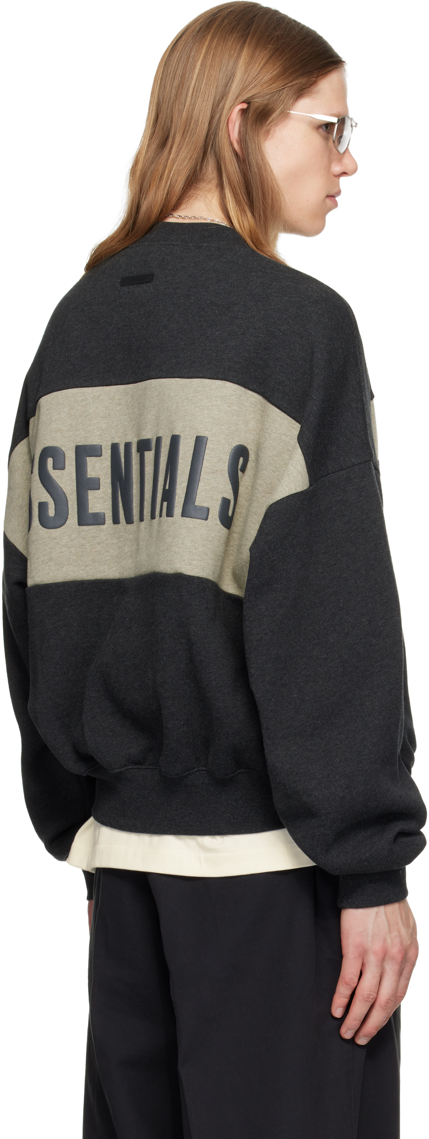 Fear of God ESSENTIALS - Pull molletonné écourté décontracté gris à panneaux